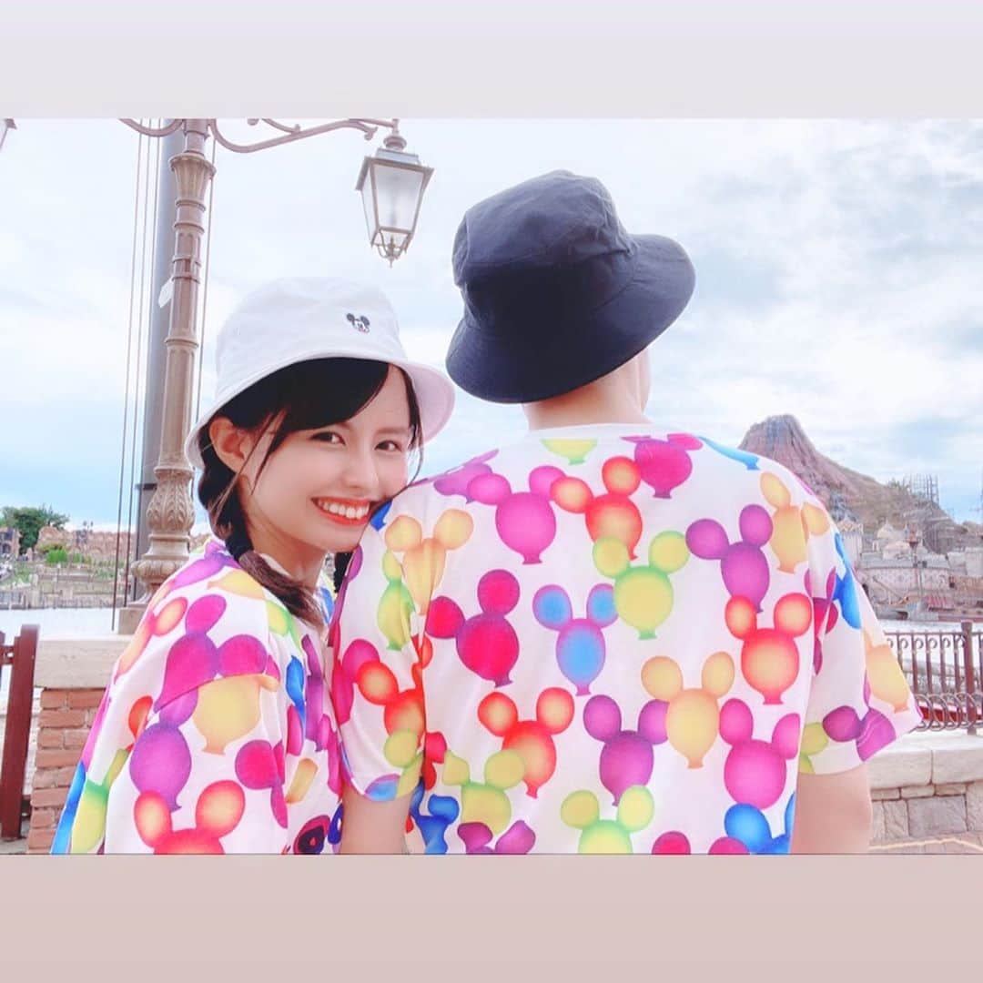 夏樹りえのインスタグラム：「. 😚❤️🧚‍♀️ . #ディズニーシー #ディズニーコーデ #インスタ映えスポット #夫婦フォト　#カップルフォト #夫婦デート #ペアルック #ペアルックディズニー #休日　#楽しかった😊 ❤️」