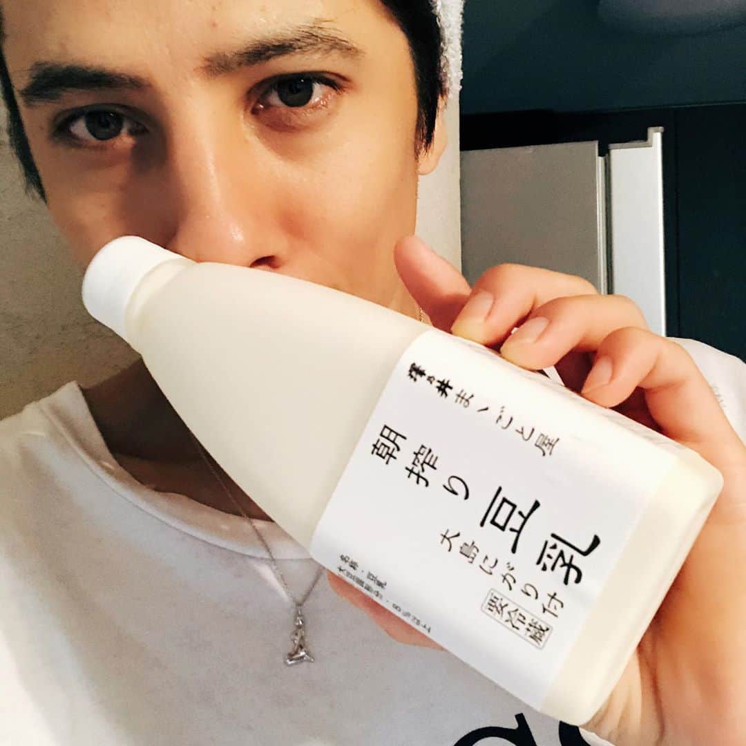 城田純さんのインスタグラム写真 - (城田純Instagram)「これマジで美味いよ くせになるよ😶  #澤乃井 #豆乳 #soymik #japan」9月12日 15時49分 - junbopeace