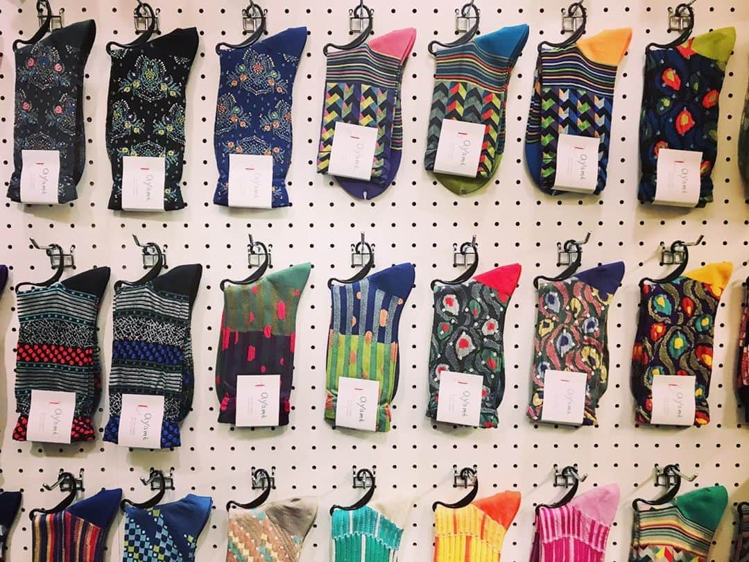 アヤメのインスタグラム：「We are open on Saturday🇯🇵🧦 #ayamesocks #tokyo 土曜アトリエショップゆっくり運転中🚗 #代々木八幡　#奥渋 #くつした #🧦」