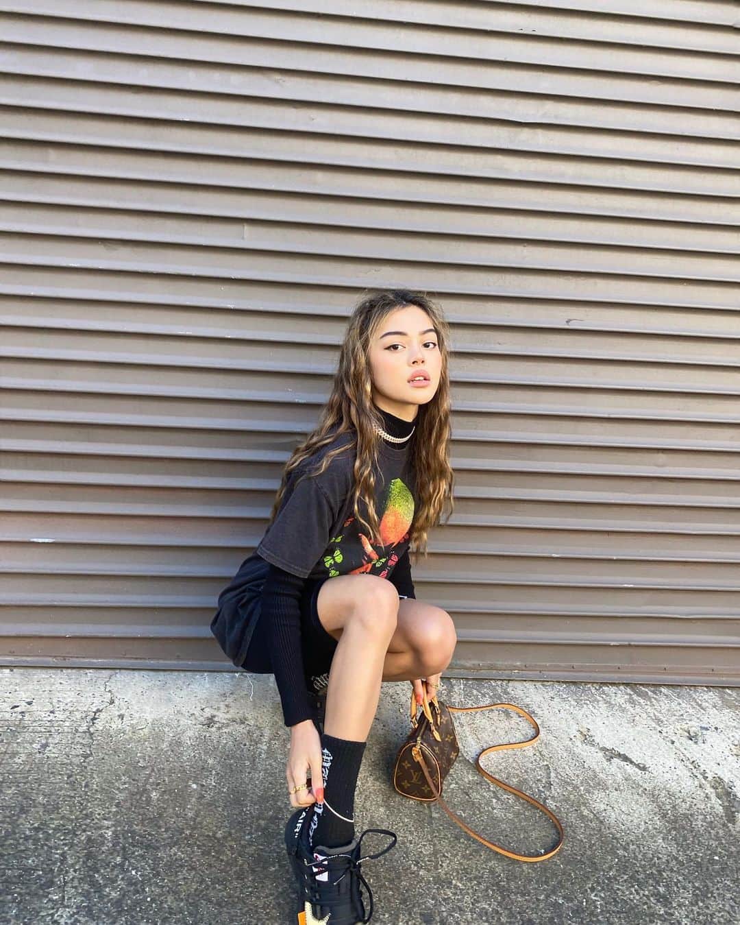 リリーマイマックのインスタグラム：「Thinkin bout you 🦋 what’s your fave frank ocean song?  Fit from @culturekingswomens  Anklet & necklace now available #CKForher」
