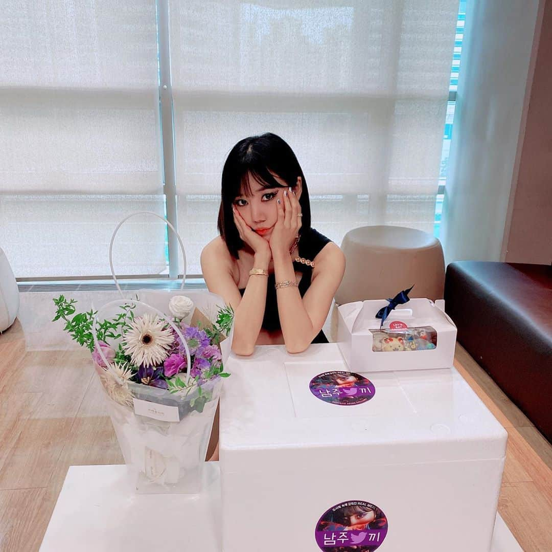 キム・ナムジュさんのインスタグラム写真 - (キム・ナムジュInstagram)「고마워요💜💜」9月12日 16時12分 - sarangdungy