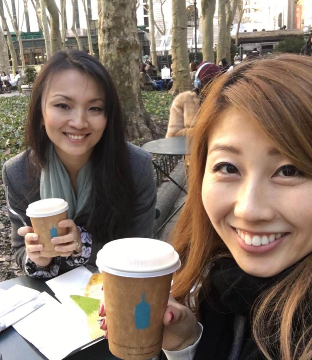吉田ちかさんのインスタグラム写真 - (吉田ちかInstagram)「New York is another place I’ve made amazing memories in. Visiting Rowan while she lived there, hanging out with Daichi as we started our road trip, meeting up with awesome Chikatomos at Central Park, and visiting the UN with some amazing female creators... every trip has always been too short but so full of excitement and energy. I cannot wait for the day I can visit again!﻿ ﻿ I’ll never forget the great memories I’ve made in New York and I will never forget what happened in this beautiful city 19 years ago. ﻿ ﻿ Sending love to all those in New York who lost their loved ones 19 years ago and also to those who have lost loved ones this year. ﻿ #neverforget﻿ ﻿ ニューヨークもこれまでたくさんの思い出を作ってきた場所の一つ。ローエンが住んでいた時に何度か遊びに行き、アメリカ横断を始める際にはビートボクサーのDaichi君ともコラボしました。セントラルパークでニューヨークのちか友の皆さんとオフ会をしたり、国連のイベントで素敵な女性クリエイターの方々と出会ったり。長く滞在したことはありませんが、毎回とても刺激的な旅でまた遊びに行ける日が楽しみです。﻿ ﻿ ニューヨークでの素敵な思い出も忘れませんが、911も忘れません。#neverforget」9月12日 16時14分 - bilingirl_chika