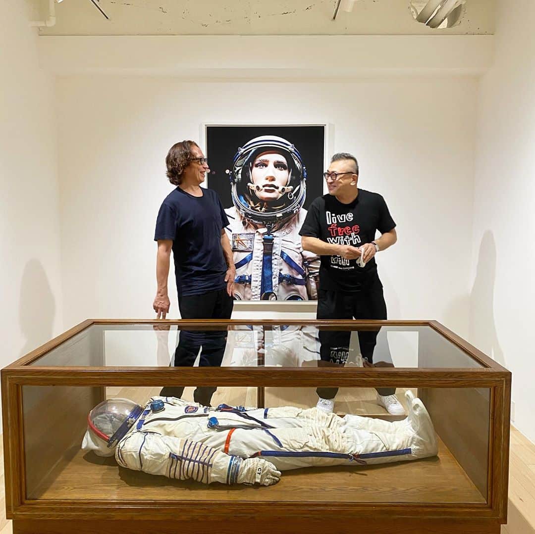 のインスタグラム：「. 高松聡の個展　FAILUR  沢山の方々に来場いただき 本当にありがとうございます。  27日まで開催しているので 是非来て下さいね  高松聡・初個展『FAILURE』 日程：9月4日-27日 時間: 11月-19時 会場：SPACE FILMS GALLERY / 東京都港区北青山3-5-6 青朋ビル 2F HP：http://spacefilms.jp/ 月曜日休館です」