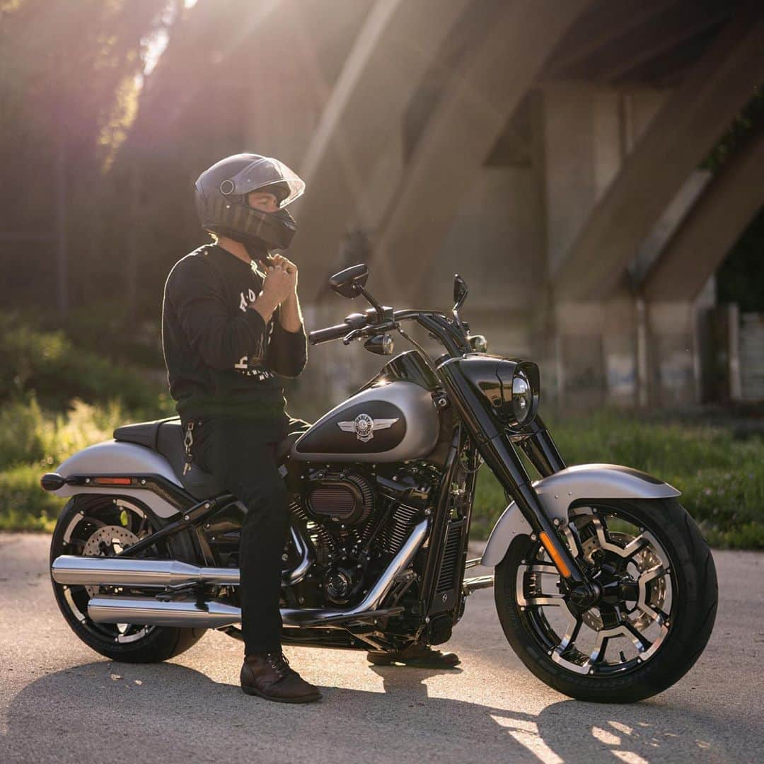 Harley-Davidsonさんのインスタグラム写真 - (Harley-DavidsonInstagram)「Set your ride apart from the rest with the new aggressive Seismic Wheels. Hit the link in our bio to learn more.  #HarleyDavidson #HDFatBoy」9月13日 2時05分 - harleydavidson