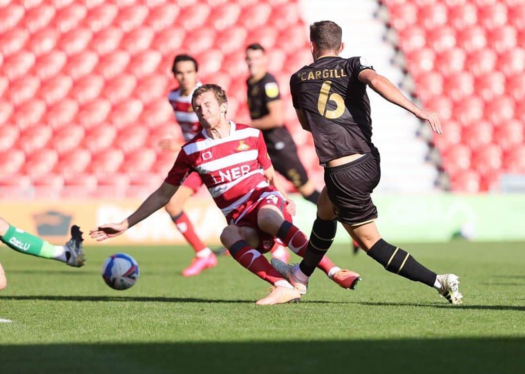ベイリ・カーギルのインスタグラム：「1st goal for @mkdonsfc took a while 😂」