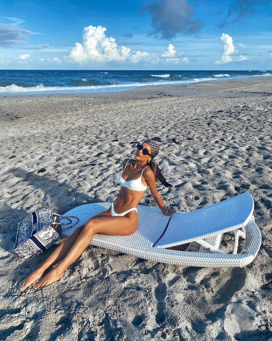 Camila Coelhoさんのインスタグラム写真 - (Camila CoelhoInstagram)「la playa 🌊 #beach #family」9月13日 2時22分 - camilacoelho