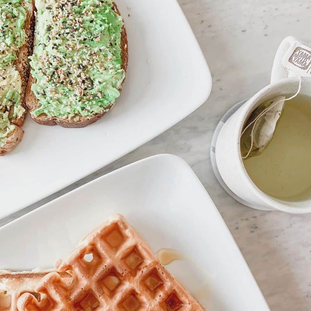 YAMAMOTOYAMA Foundedさんのインスタグラム写真 - (YAMAMOTOYAMA FoundedInstagram)「Our kind of breakfast paired with a hot cup of Sencha Green Tea! What are you steeping today? #Yamamotoyama  📸: @tipnewin」9月13日 2時31分 - yamamotoyama_usa