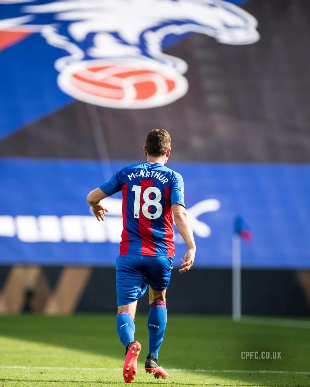 クリスタル・パレスFCさんのインスタグラム写真 - (クリスタル・パレスFCInstagram)「🤔 Who was today’s @etoro_official Man of the Match?  #CPFC #PremierLeague #PL #CRYSOU」9月13日 2時43分 - cpfc