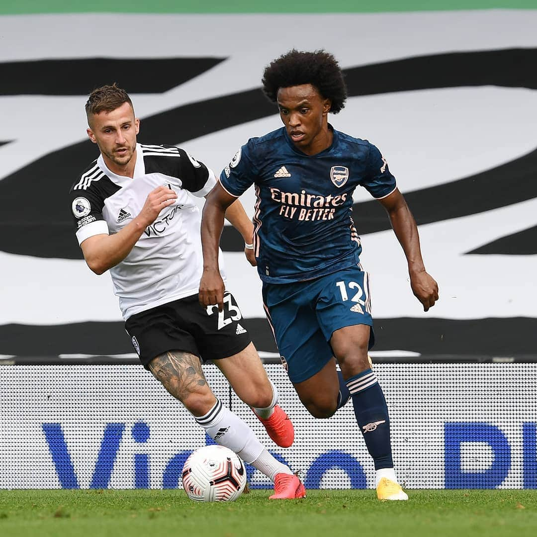 ウィリアンさんのインスタグラム写真 - (ウィリアンInstagram)「I'm very happy with my debut!  Great team work guys! But it's only the beginning, let's keep working hard! Thanks for all the support Arsenal fans!💪🏾👊🏾 #arsenal #premierleague #debut #W12」9月13日 2時58分 - willianborges88