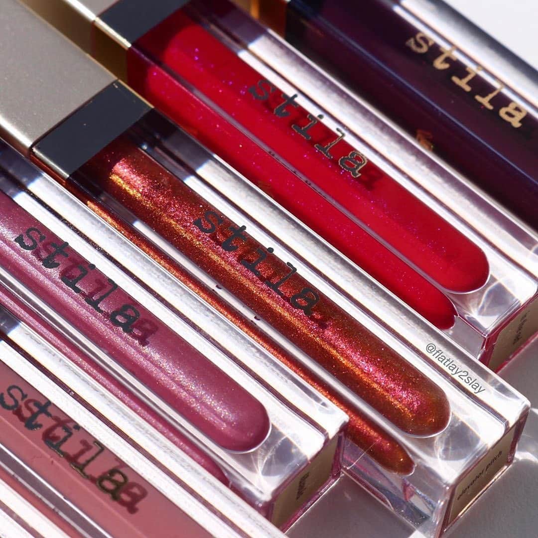 Stila Cosmeticsさんのインスタグラム写真 - (Stila CosmeticsInstagram)「Our fave Beauty Boss Lip Glosses!  Have you checked out our virtual try-on tool to find your perfect shade yet?  Tap to try at stilacosmetics.com 💋 📸 : @flatlay2slay . . #beautyboss #bossbabe #lipgloss #youcammakeup」9月13日 3時08分 - stilacosmetics