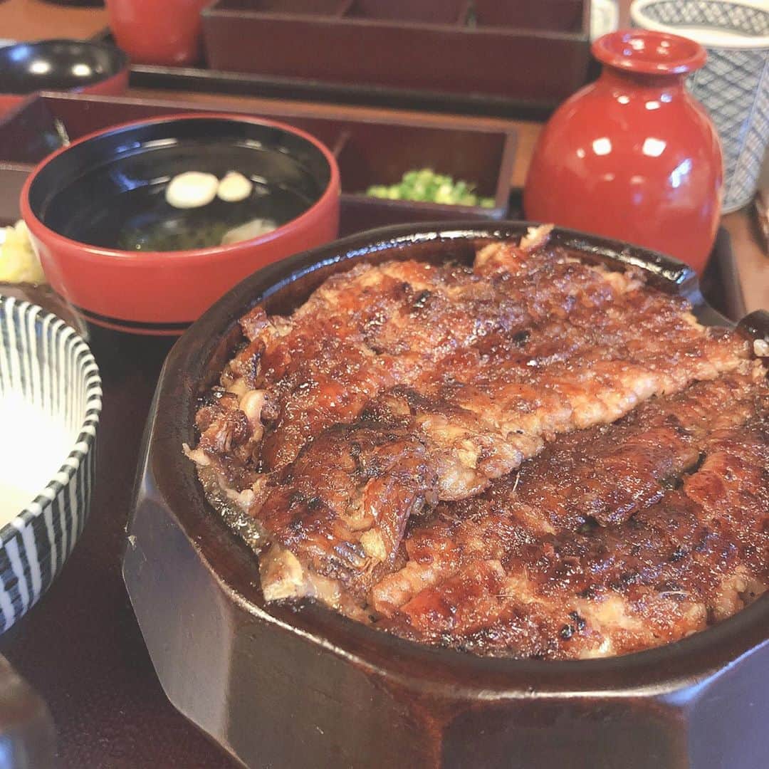 たまたまこさんのインスタグラム写真 - (たまたまこInstagram)「名古屋メシ4パツ目は安定のあつた蓬莱軒本店へ！地焼きの極み、、これ食べたらふかふかウナギはまじで食いたくなくなる。 泣きそうなほどに美味い。 毎日食いて〜〜 そして腹ぱんだけどまだまだ食べたい物が沢山、、」9月12日 18時26分 - tamarikomari