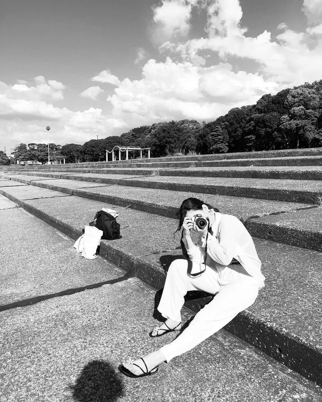 未梨一花さんのインスタグラム写真 - (未梨一花Instagram)「📷   実は撮る側も結構すき‪‪♪‬   カメラが古すぎて 3枚くらいで撮れなくなりました←   メンテナンス大事。       #グラビアアイドル #未梨一花 #千葉県 #ドライブ #撮影スポット #カメラ #フィルムカメラ #たまには #撮影者 #モノクロ #モノクロ写真」9月12日 18時37分 - 1ka__3ri