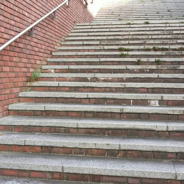 nori0620のインスタグラム：「残暑はまだまだ続いているものの  9月に入ってからは 確実に秋の気配を感じるように 🍂✨  子供を自転車の後ろに乗せながら バックパック１つで 身軽に移動が 心地いい♪  カジュアル過ぎず スタイルを選ばない 大人のバックパック  ちなみに、私が使っているのが パーランのブラックです  他にもデザインやカラーバリエーションが豊富なんです♪  Gaston Lugaでは8/17〜11/4まで秋の特別キャンペーン中！ バックパックをお買い上げ頂いたお客様にカード、小銭を収納できるウォレットをプレゼント致します。  またバックパックお買い上げの方はアクセサリーを５０％オフで購入できます。  よろしければ是非お使いくださいね♪  15%off専用割引コード：　nori0620　(期限なし)  ●公式オンラインストア：http://gastonluga.com  ●公式アカウント名　：@gastonluga  ●送料無料  #instafashion #instapick #backpack #gastonluga #ガストンルーガ #バックパック #スウェーデン #ストックホルム #大人のバックパック」
