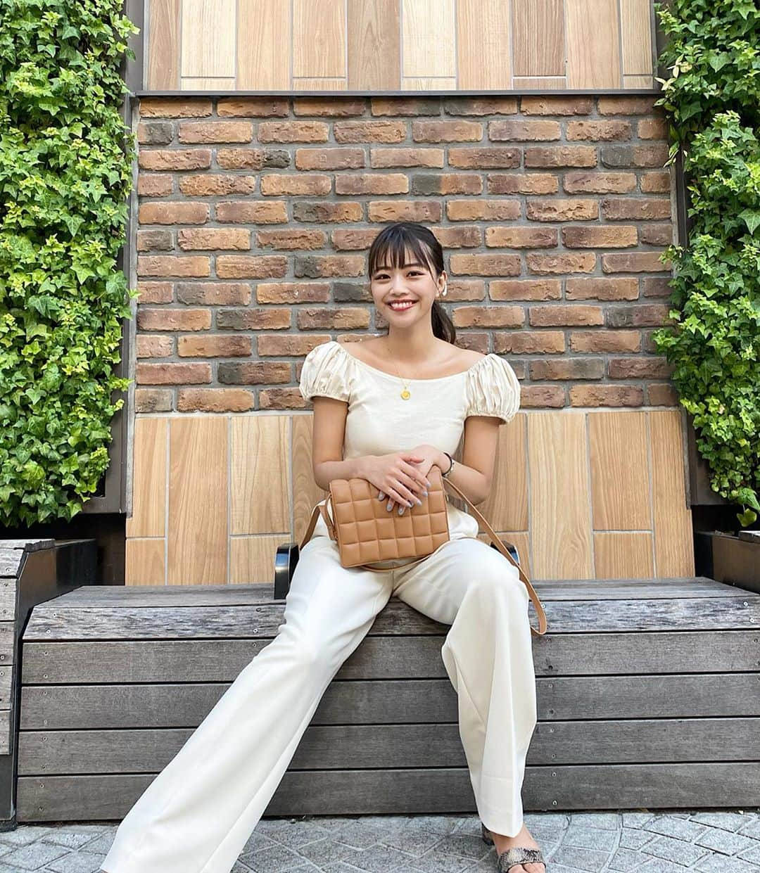 藤野結衣さんのインスタグラム写真 - (藤野結衣Instagram)「ワントーンコーデ❤︎💛❤︎ . . h&m×giulivaheritage 一目惚れ。 少し涼しくなったから過ごしやすくなって嬉しい☺️ . . 久々にフィルム現像してきた🎞 . . . #ファッション #code #ファッションコーデ #ワントーンコーデ #ベージュコーデ #randeboo #hm #aw #giulivaheritagecollection #吉祥寺」9月12日 18時39分 - yui_fujino