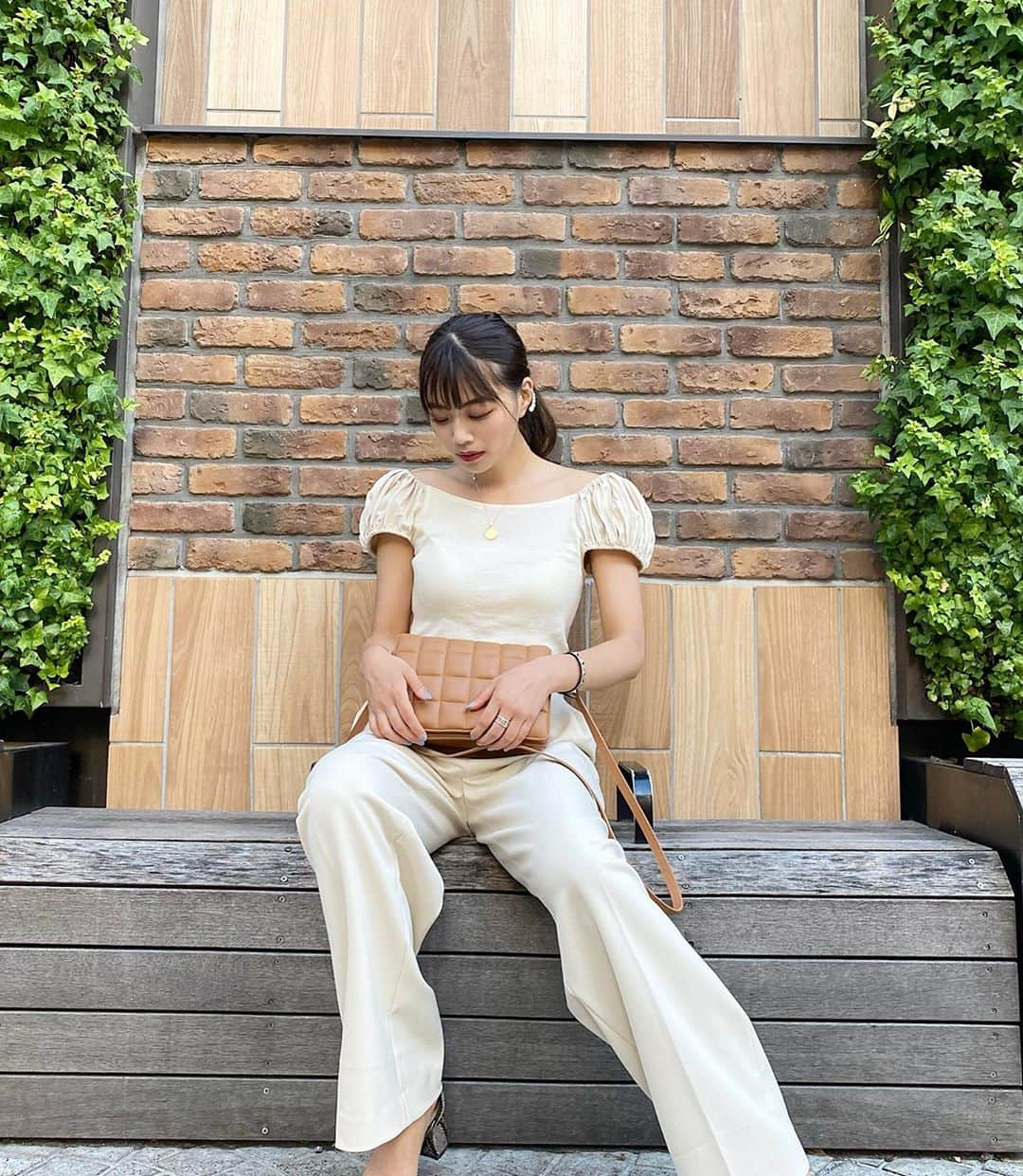 藤野結衣さんのインスタグラム写真 - (藤野結衣Instagram)「ワントーンコーデ❤︎💛❤︎ . . h&m×giulivaheritage 一目惚れ。 少し涼しくなったから過ごしやすくなって嬉しい☺️ . . 久々にフィルム現像してきた🎞 . . . #ファッション #code #ファッションコーデ #ワントーンコーデ #ベージュコーデ #randeboo #hm #aw #giulivaheritagecollection #吉祥寺」9月12日 18時39分 - yui_fujino