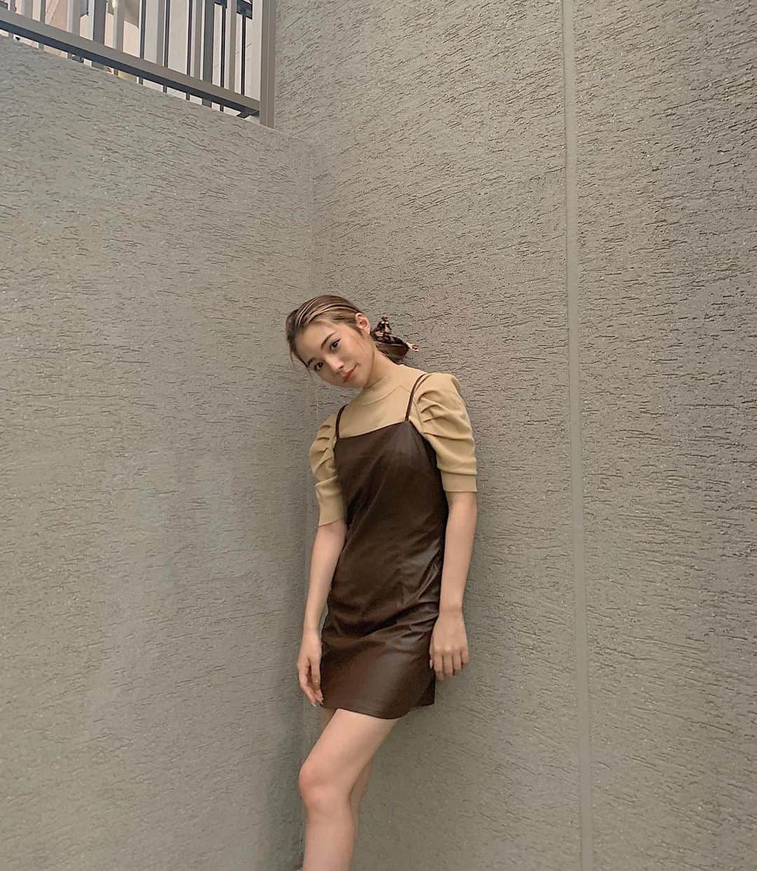 浪花ほのかのインスタグラム：「本日の私服です(*¨*) Tiareのレザーワンピお気に入りなの♡」