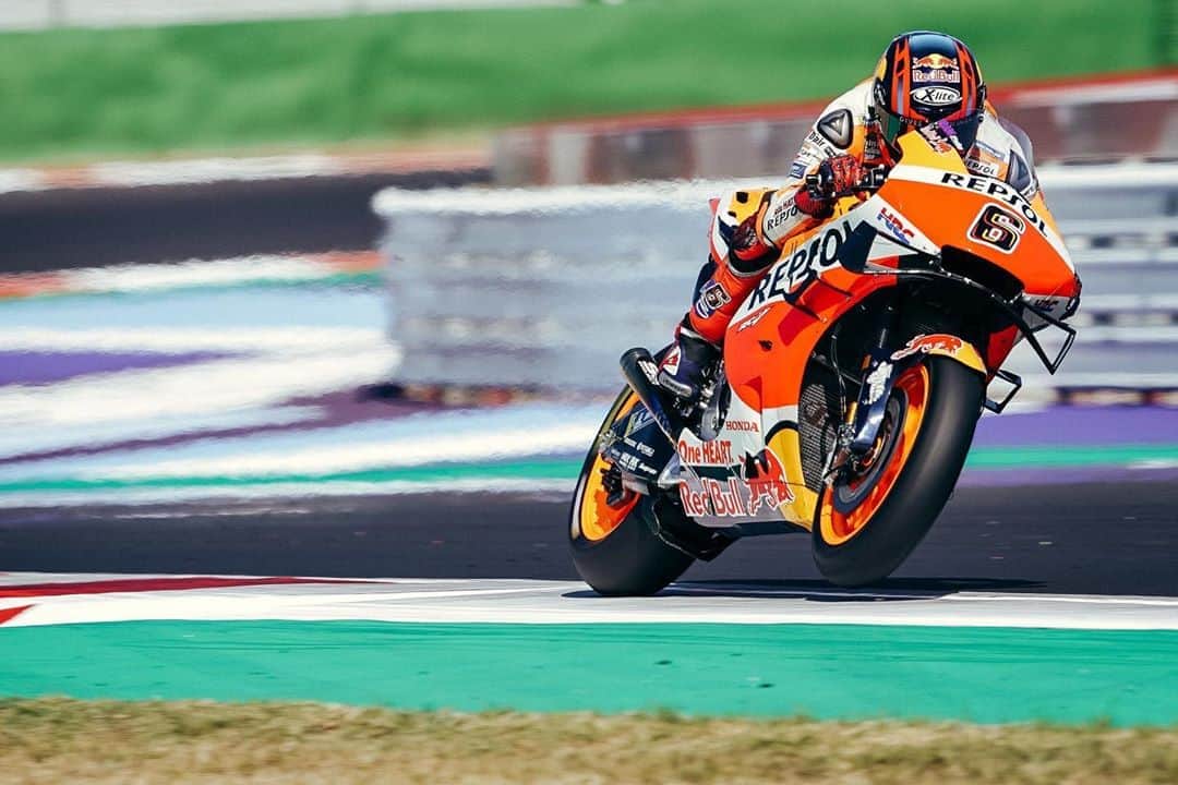 レプソル・ホンダのインスタグラム：「Power through 🦅 ⠀⠀⠀⠀⠀⠀⠀⠀⠀ #SanMarinoGP #MotoGP #SB6 #StefanBradl #Repsol #Honda #RepsolHonda #HRC #RC213V #ThePowerOfDreams #Racing #Motorcycle #Team #OneHeart」