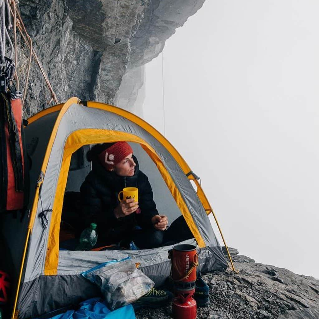 バーバラ・ザンガールさんのインスタグラム写真 - (バーバラ・ザンガールInstagram)「This was probably the most challenging climbing day we ever had. The Eiger can be pretty like the climbing in Rätikon but within a very short time it can change and then you experience how serious the North face can really be! This happened to us two days ago. After a really early start we had already a real fight to get over a very wet part of the wall. ! In total there were 4 pitches wet from 6c+ to 7c. Climbing a wet 7c feels super hard and insecure. It took us some time, luck and lots of motivation to reach the Czech bivi 2, but we made it perfectly in time. In the upper part of the wall we had perfect conditions and we were pretty fast and got over the last crux pitch at 6 p.m. The weather still looked good at this point. There where 4 more easy pitches to go before we would reach the top within 24h. (At this point we were 16 hours on the go, I had no fall and the psych was high) We had more than enough time left, we thought. Two pitches later a big storm hit us. It started to hail and rain cats and dogs, as I was in the middle of the second last pitch. I got soaking wet—no possible way to reach the next belay and no chance to climb down. (No fixed protection on this pitch) I had to improvise and found a good solution to get back to Jacopo. In this situation we perfectly worked together as a team thanks to all the adventures we experienced together. The temperatures dropped to freezing cold and the water turned into ice. We rappelled 31 pitches in a waterfall. When we reached the bivi and our warm sleeping bags (at 10p.m.) we couldn‘t be any happier!! That was better than any top or any success or summit. Glad we made it back, doesn‘t matter the fact that we had to bail at the second last pitch. (On the easy flat part on the very top) sometimes those pitches can turn into the most intimidating!! We always learn from the experience in the mountains! We made a mistake and got in trouble. Take care out there and respect the power of nature!   @blackdiamond  @lasportivagram @vibram @powerbar」9月12日 18時44分 - babsizangerl