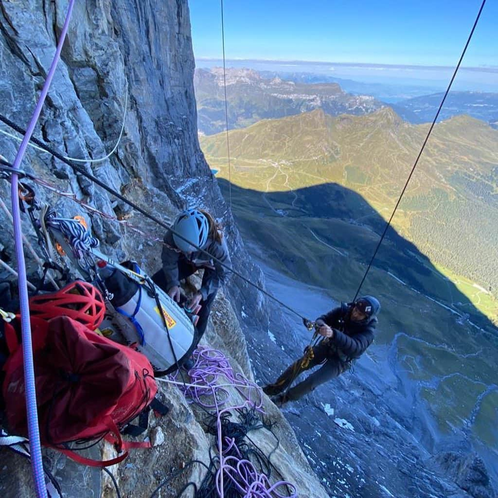 バーバラ・ザンガールさんのインスタグラム写真 - (バーバラ・ザンガールInstagram)「This was probably the most challenging climbing day we ever had. The Eiger can be pretty like the climbing in Rätikon but within a very short time it can change and then you experience how serious the North face can really be! This happened to us two days ago. After a really early start we had already a real fight to get over a very wet part of the wall. ! In total there were 4 pitches wet from 6c+ to 7c. Climbing a wet 7c feels super hard and insecure. It took us some time, luck and lots of motivation to reach the Czech bivi 2, but we made it perfectly in time. In the upper part of the wall we had perfect conditions and we were pretty fast and got over the last crux pitch at 6 p.m. The weather still looked good at this point. There where 4 more easy pitches to go before we would reach the top within 24h. (At this point we were 16 hours on the go, I had no fall and the psych was high) We had more than enough time left, we thought. Two pitches later a big storm hit us. It started to hail and rain cats and dogs, as I was in the middle of the second last pitch. I got soaking wet—no possible way to reach the next belay and no chance to climb down. (No fixed protection on this pitch) I had to improvise and found a good solution to get back to Jacopo. In this situation we perfectly worked together as a team thanks to all the adventures we experienced together. The temperatures dropped to freezing cold and the water turned into ice. We rappelled 31 pitches in a waterfall. When we reached the bivi and our warm sleeping bags (at 10p.m.) we couldn‘t be any happier!! That was better than any top or any success or summit. Glad we made it back, doesn‘t matter the fact that we had to bail at the second last pitch. (On the easy flat part on the very top) sometimes those pitches can turn into the most intimidating!! We always learn from the experience in the mountains! We made a mistake and got in trouble. Take care out there and respect the power of nature!   @blackdiamond  @lasportivagram @vibram @powerbar」9月12日 18時44分 - babsizangerl