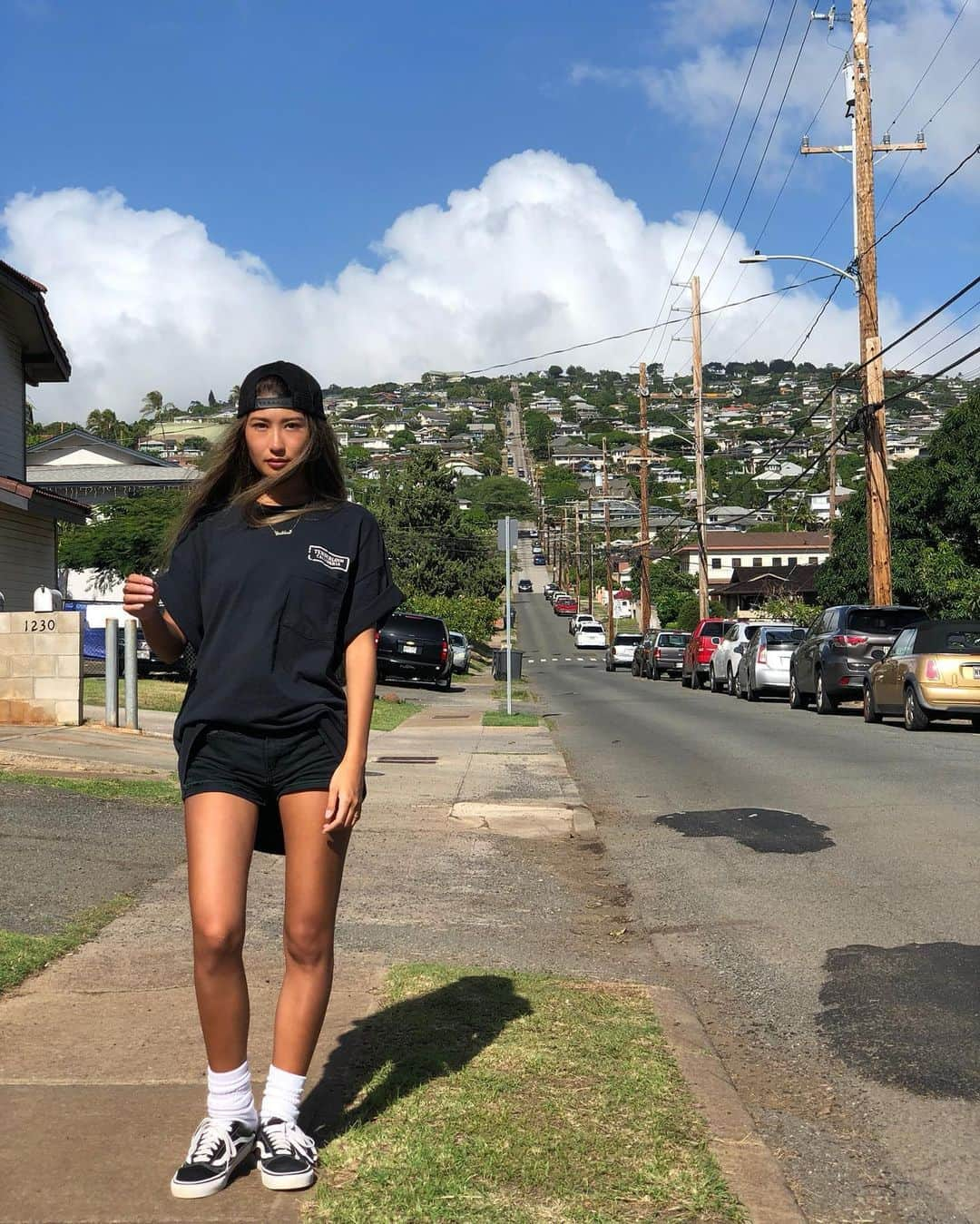 Mihoさんのインスタグラム写真 - (MihoInstagram)「🖤  #WilhelminaRise #oahu #hawaii #kaimuki #vans #beautifulsail #skatersocks」9月12日 18時51分 - march16m