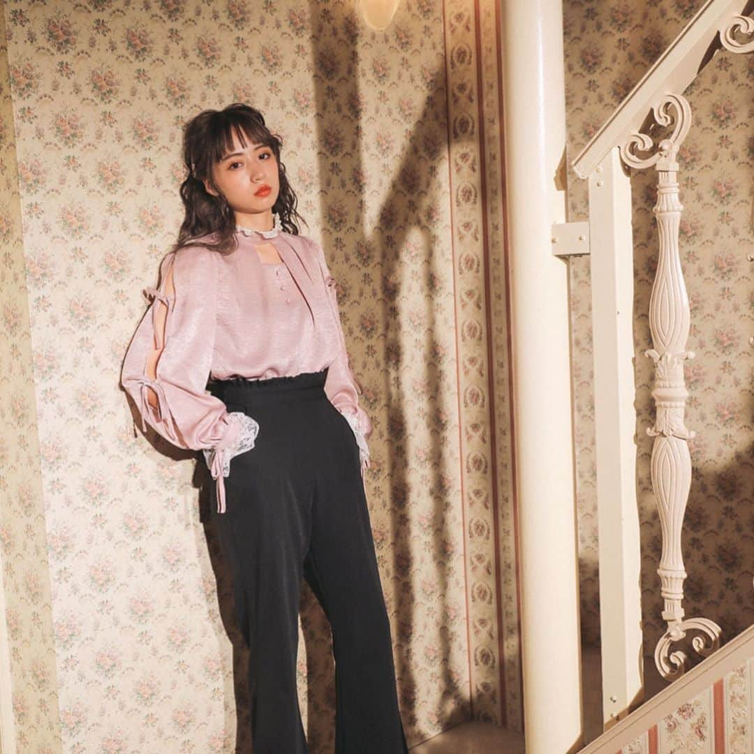 BUBBLESさんのインスタグラム写真 - (BUBBLESInstagram)「ㅤㅤㅤㅤㅤㅤㅤㅤㅤㅤㅤㅤㅤ ⚜️NEW ARRIVAL⚜️ ㅤㅤㅤㅤㅤㅤㅤㅤㅤㅤㅤㅤㅤ ☑︎ high-neck tuck blouse ¥6,050 http://www.sparklingmall.jp/fs/sparklingmall/BS70457 ㅤㅤㅤㅤㅤㅤㅤㅤㅤㅤㅤㅤㅤ ______________________________________________  #bubbles #bubblestokyo #bubbles_harajuku #bubbles_shibuya #bubblessawthecity #bubbles  #new #clothing #fashion #tops #blouse #bottom #pants #style #girly #harajuku #shibuya #newarrival  #autumn #September2020_BUBBLES」9月12日 19時00分 - bubblestokyo