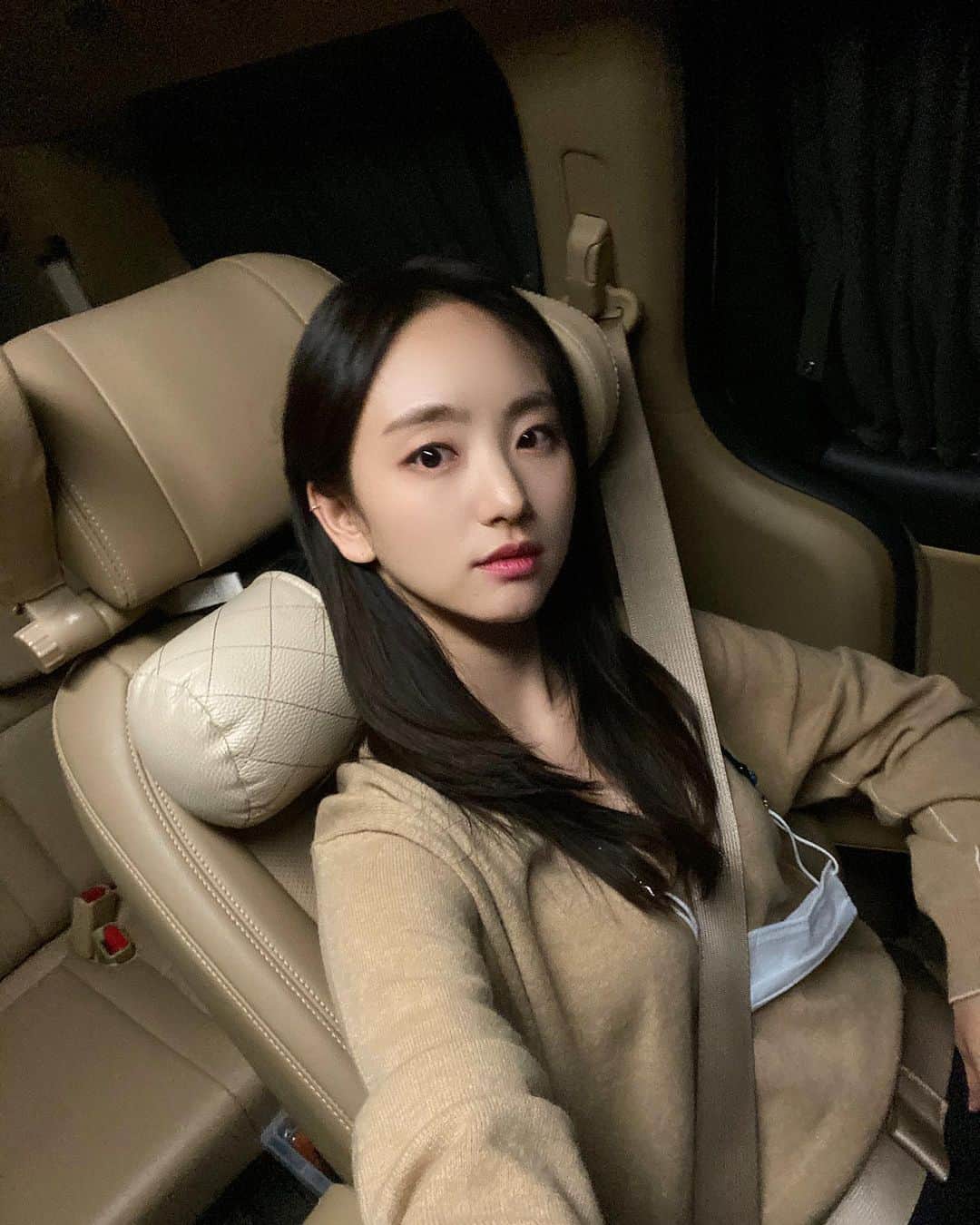 ウォン・ジナのインスタグラム：「💛💛💛」