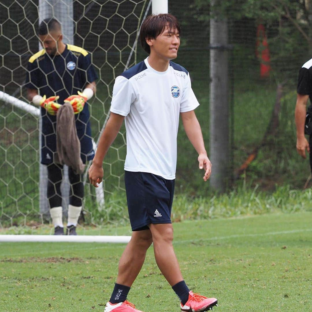 FC町田ゼルビアさんのインスタグラム写真 - (FC町田ゼルビアInstagram)「本日のトレーニングフォト(8枚)👟⚽️ スワイプしてね→📸 . 🗓9月12日(土) 1️⃣ #平戸太貴 #髙江麗央 2️⃣ #橋村龍ジョセフ 3️⃣ #福井光輝 4️⃣ #小田逸稀  5️⃣ #廣末陸 6️⃣ #吉尾海夏  7️⃣ #下坂晃城  8️⃣ #ドリアンバブンスキー 9️⃣ #土居柊太  🔟 #ノリエガエリック  #FC町田ゼルビア #zelvia #Jリーグ #サッカー #スポーツ #soccer #football #jleague #町田 #svolme #和やか #イケメン #最後は笑顔で」9月12日 19時19分 - fcmachidazelvia