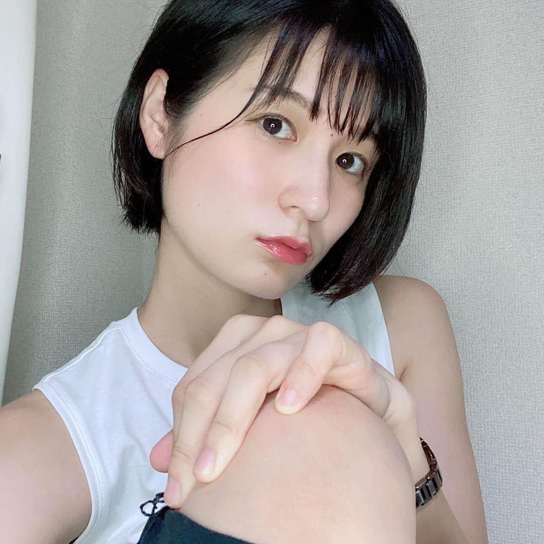 柊みずほさんのインスタグラム写真 - (柊みずほInstagram)「9月12日 . . . 日が沈むと髪切りたくなる現象に名前をつけたい #ショートカット #ショートヘア #意志弱し #切り足りてない #ひざ小僧 #チラリズム #肩幅広い系女子  #小指のつめ小さすぎんか #ツン顔 #俳優 #女優 #タレント #モデル #フォロワー募集中 #フォローミー」9月12日 19時22分 - hirg_mzh