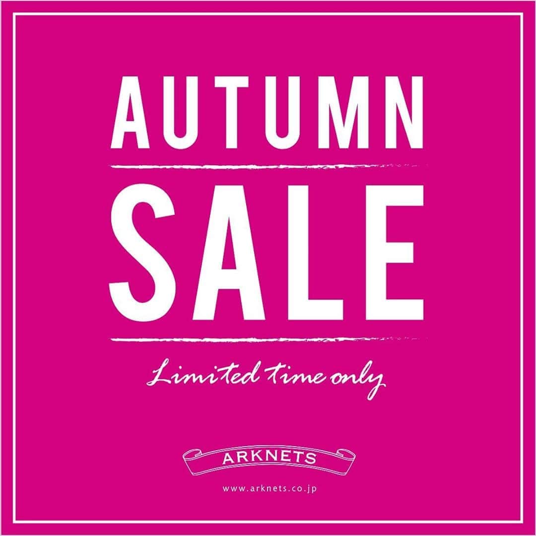 のインスタグラム：「【AUTUMN SALEのご案内】﻿ ﻿ -SALE 開始日時-﻿ ■オンラインストア　﻿ 9/19(土) 12:00開始﻿ ﻿ ■店舗﻿ 9/19(土) 営業開始より﻿ ﻿ ﻿ いつもARKnetsをご愛顧いただき、誠にありがとうございます。﻿ ﻿ 9月19日(土)12:00 より、店頭・オンラインストア共に、オータムセールを開催いたします。﻿ ライトアウターやシャツなど、今着れるアイテムが早くもセール価格でお買い求めいただけます。﻿ どうぞこの機会をお見逃しなく。﻿ ﻿ ※当店ではお客様と従業員の健康と安全を最優先に考慮し、新型コロナウイルスの感染拡大を防ぐため衛生管理体制のもと営業いたします。﻿ ﻿ ﻿ ﻿ #arknets #ark #ark_utsunomiya﻿ @arknets_official」