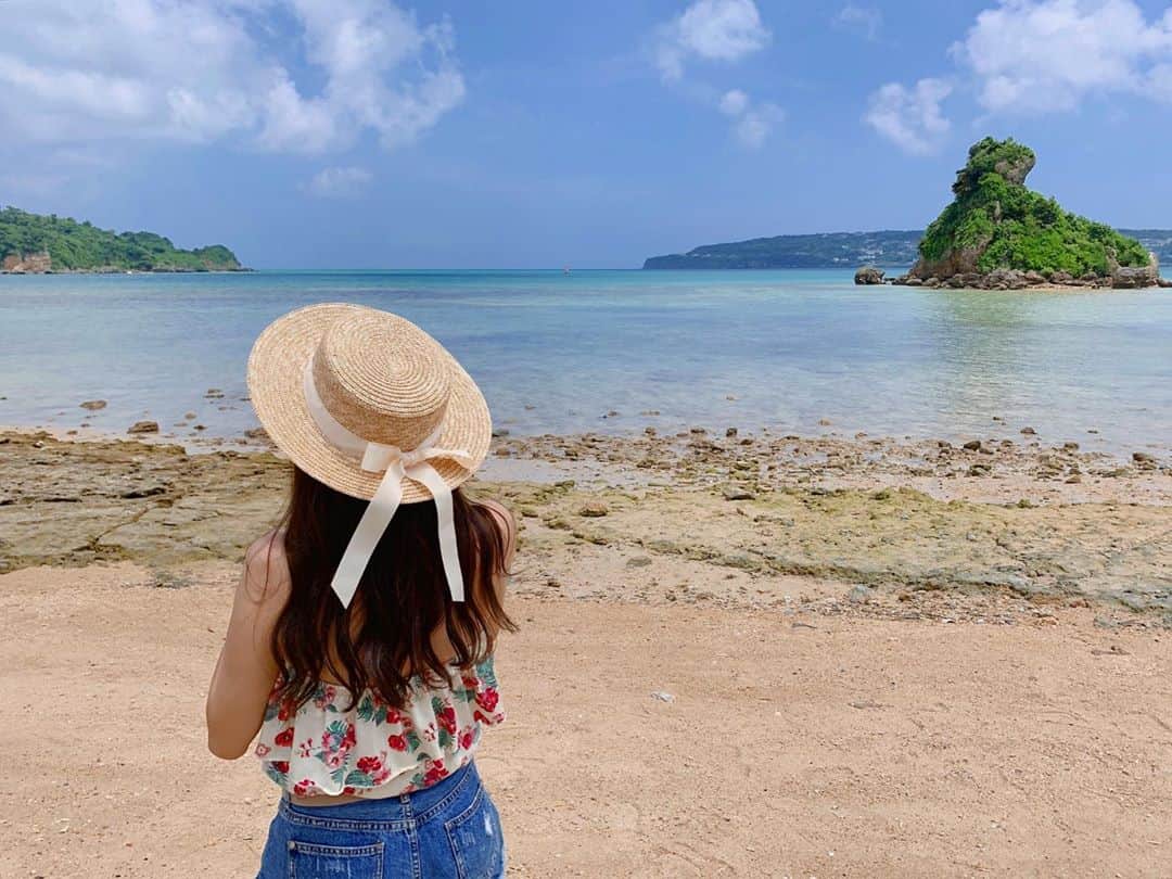 Yukaさんのインスタグラム写真 - (YukaInstagram)「海に行ってきた🏖 今年も夏らしいことができて嬉しかった🥺 暑いけど、やっぱり四季があるこの日本が好き💕 相変わらず一瞬で焼けちゃって黒くなったけど😅 - 今年夏天沒去泳池改去海邊🏖️ 真的好喜歡四季分明的日本🇯🇵 抹了防曬還是照樣曬黑的我 後來選擇放棄直接讓曬到底了👩🏽  #夏#サマー#夏休み#沖縄#旅行#海#夏コーデ#夏の思い出#沖縄旅行#沖縄観光#日焼け#古宇利島#暑い#写真好きな人と繋がりたい」9月12日 19時38分 - loveyuka06