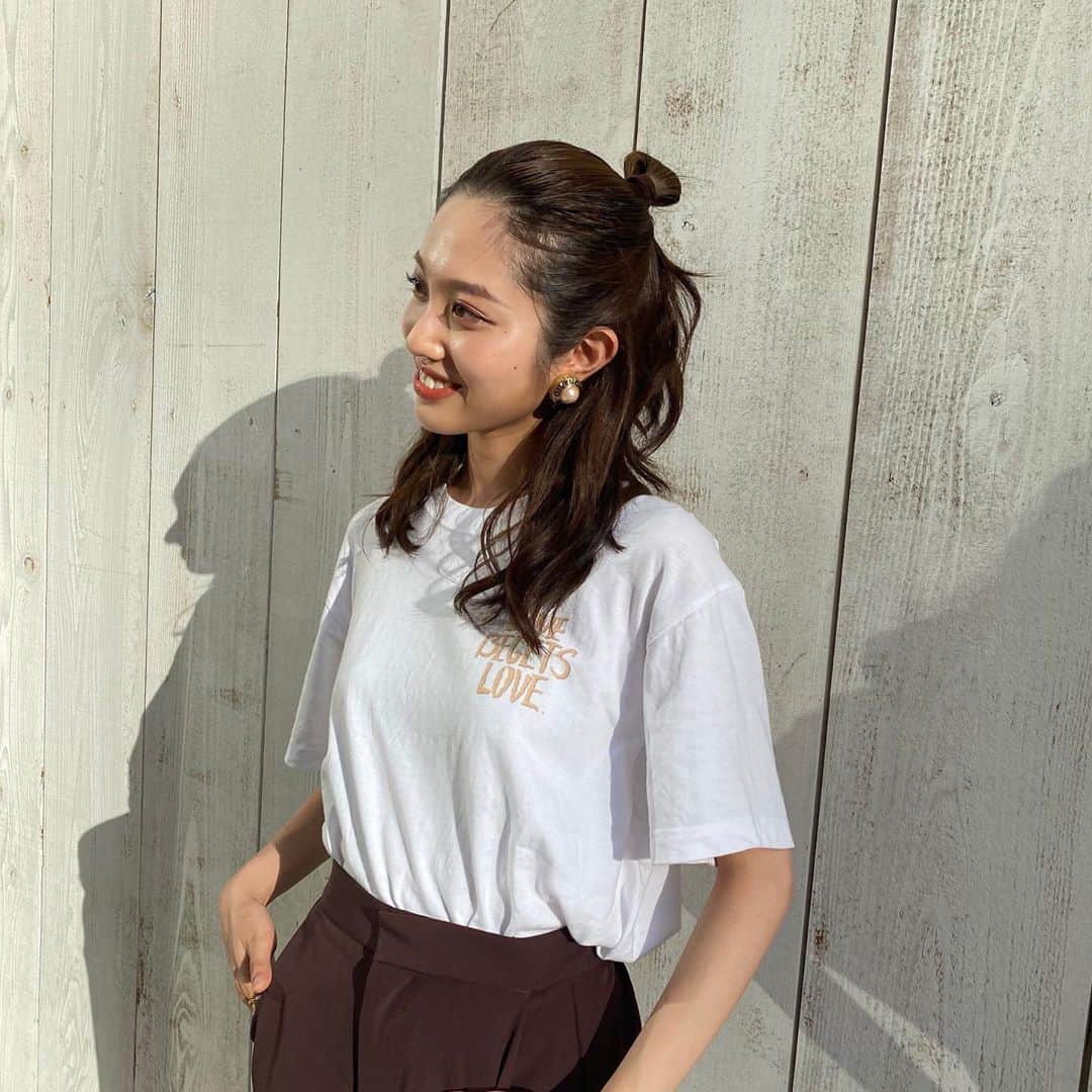 藤江萌さんのインスタグラム写真 - (藤江萌Instagram)「Tシャツ可愛すぎる✌︎  お友達がデザインしてるの〜🥺  @ini__ip のアイテム全部可愛いからチェックしてみてね！」9月12日 19時47分 - fujie_moe_official