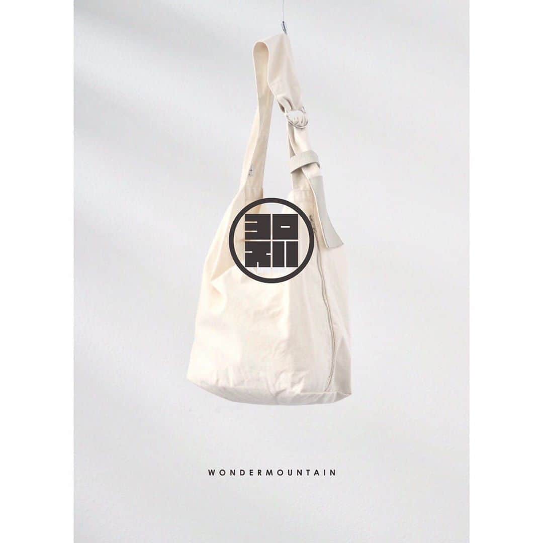 のインスタグラム：「_ ［W.MOUNTAIN EXCLUSIVE ］ yorozu / ヨロズ "キャンバスタスキショルダー" ¥23,100- _ 〈online store / @digital_mountain〉 https://www.digital-mountain.net/shopdetail/000000010948/ _ 【オンラインストア#DigitalMountain へのご注文】 *24時間受付 *15時までのご注文で即日発送 * 1万円以上ご購入で送料無料 tel：084-973-8204 _ We can send your order overseas. Accepted payment method is by PayPal or credit card only. (AMEX is not accepted)  Ordering procedure details can be found here. >>http://www.digital-mountain.net/html/page56.html  _ #yorozu #ヨロズ _ 本店：#WonderMountain  blog>> http://wm.digital-mountain.info _ 〒720-0044  広島県福山市笠岡町4-18  JR 「#福山駅」より徒歩10分 #ワンダーマウンテン #japan #hiroshima #福山 #福山市 #尾道 #倉敷 #鞆の浦 近く _ 系列店：@hacbywondermountain _」