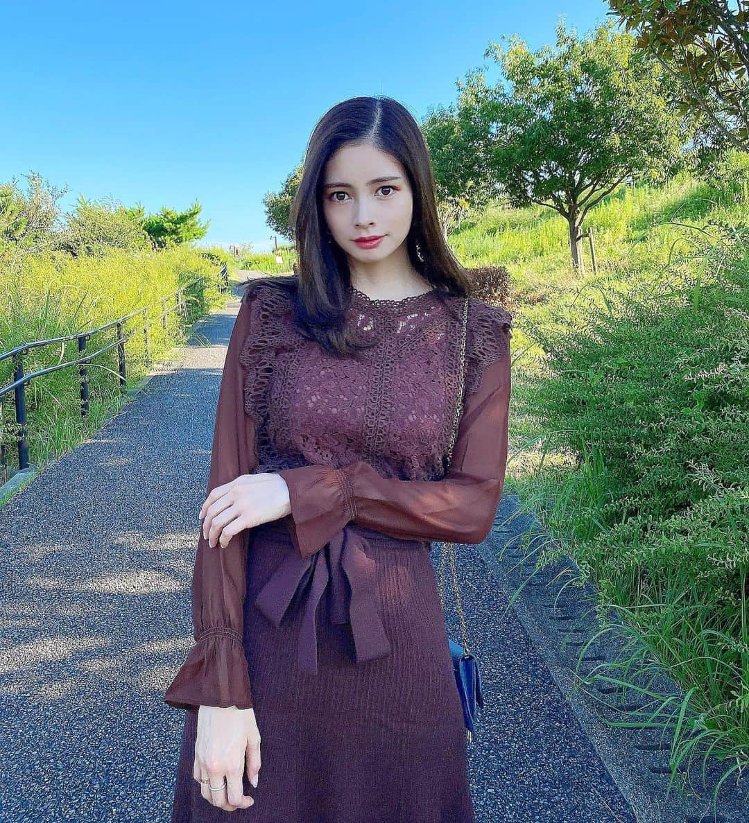 得あゆさんのインスタグラム写真 - (得あゆInstagram)「秋の服🍁🍠→→→→→ ・ 9/10 本日から発売！ 《選べるset》 ブラウス×スカート2型で20通りから お好きな組み合わせで選べるよ🤍 10日からbagのノベルティーも始まったみたい！ 詳しくは @miia_official のInstagramをチェックしてみてね🤍 ・ ・ ・ ・ ・ ・ ・ ・ ・ ・ #miia#miiasnap#秋服#秋#セットアップ#ロングスカート#スカート#ワンピ#ニット#ガーリー#大人可愛い#大人カジュアル#オトナ女子#コーディネート#撮影#インスタ映え#カメラ女子#写真#スタイル#シンプルコーデ#ナチュラルメイク#ヘアスタイル#黒髪#ブラウンコーデ#brown#knit#autumn#autumnfashion#japanesegirl#setup」9月12日 19時48分 - tokuayu819