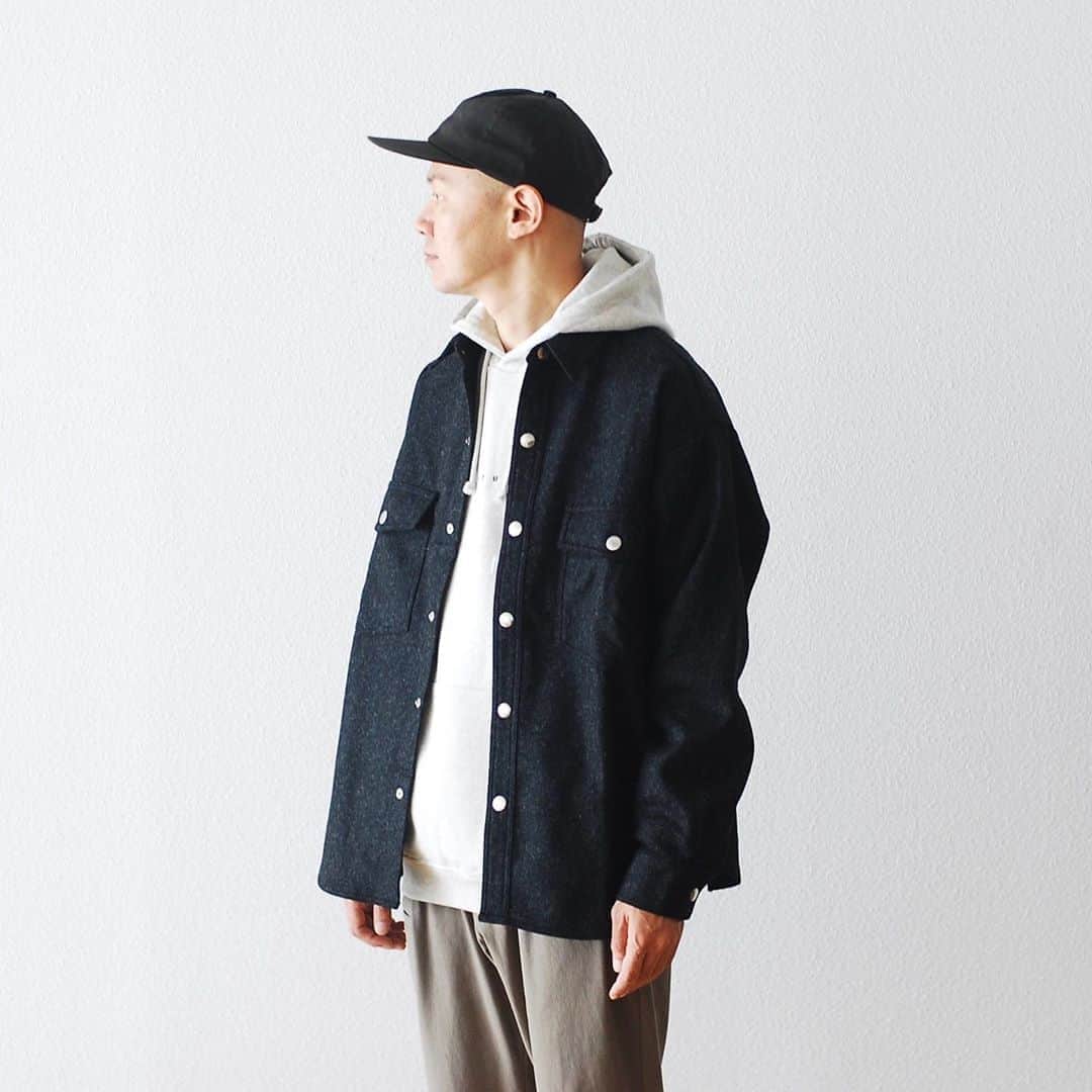 のインスタグラム：「_  FUTUR / フューチャー "MOON OVERSHIRT" ¥38,500- _ 〈online store / @digital_mountain〉 https://www.digital-mountain.net/shopdetail/000000012306/ _ 【オンラインストア#DigitalMountain へのご注文】 *24時間受付 *15時までのご注文で即日発送 *1万円以上ご購入で送料無料 tel：084-973-8204 _ We can send your order overseas. Accepted payment method is by PayPal or credit card only. (AMEX is not accepted)  Ordering procedure details can be found here. >>http://www.digital-mountain.net/html/page56.html _ #FUTUR #フューチャー _ 本店：#WonderMountain  blog>> http://wm.digital-mountain.info _ 〒720-0044  広島県福山市笠岡町4-18  JR 「#福山駅」より徒歩10分 #ワンダーマウンテン #japan #hiroshima #福山 #福山市 #尾道 #倉敷 #鞆の浦 近く _ 系列店：@hacbywondermountain _」