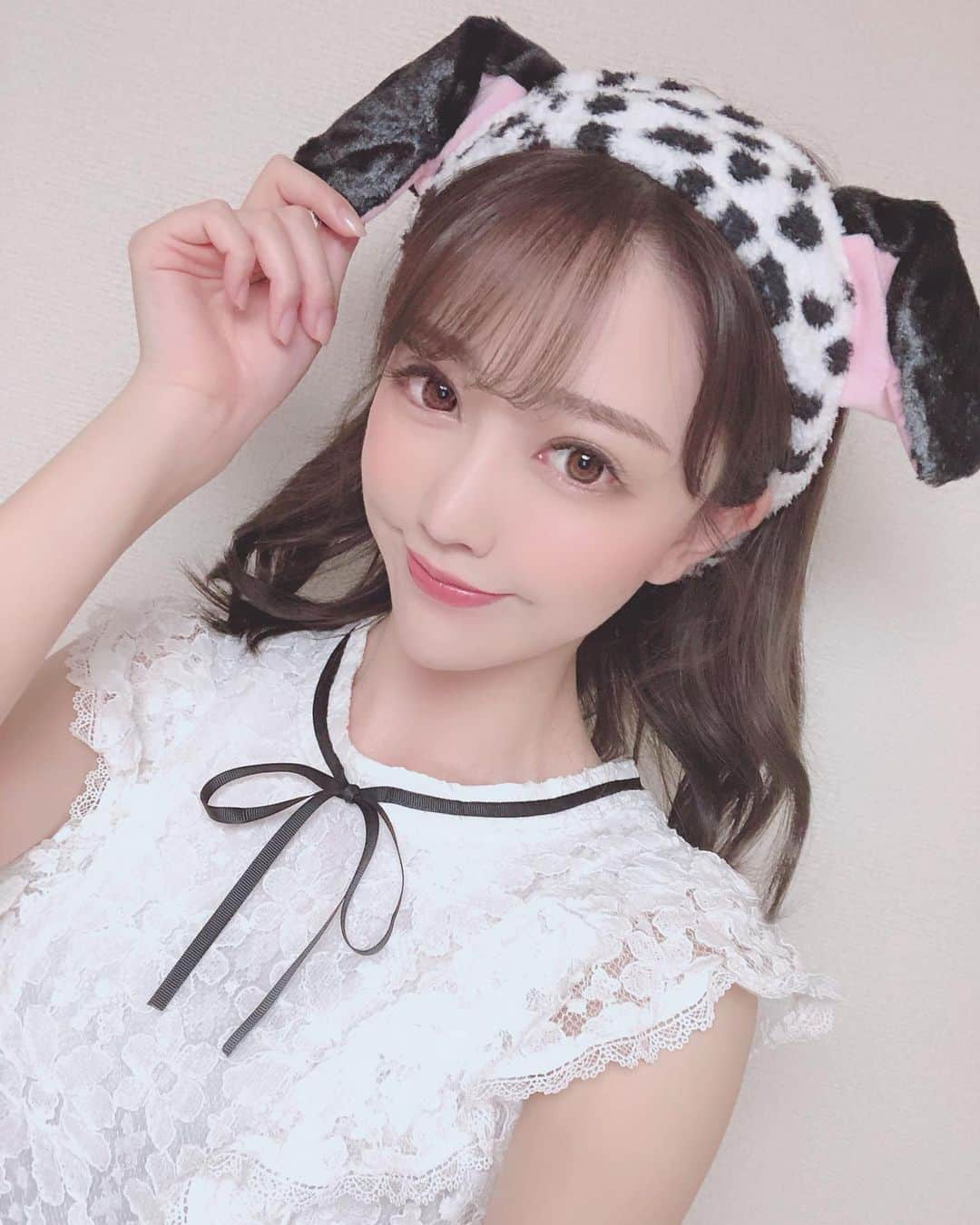 山村ゆりかさんのインスタグラム写真 - (山村ゆりかInstagram)「とうとうこのあざとい耳を買ってしまったワン。。。🐶♡ . . . . . #101匹わんちゃん #ディズニーランド #ディズニーシー #ディズニー #ディズニーカチューシャ #101匹わんちゃんコーデ #バンダナ #ダルメシアン #disney #disneyland #japan #tdl #japanesegirl #idol #kawaii」9月12日 19時54分 - rika_m_1221