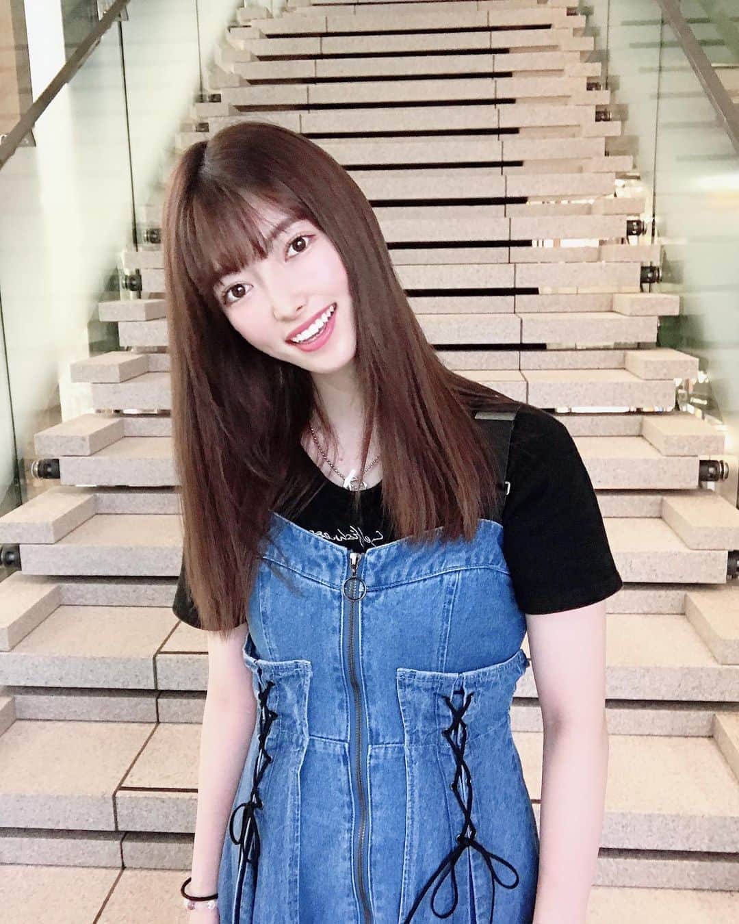 日下部美愛のインスタグラム：「この前 @iketamu_style にトリートメントをしてもらいました！ もうとにかくツヤツヤで自分の髪の毛じゃないみたいで最高🥳🥳  ありがとうございました^_^  #艶髪 #艶髪トリートメント #美髪 #美髪ケア #美髪トリートメント #美髪チャージ #ロングヘア #longhair #ツヤツヤ #ツヤ髪 #原宿 #原宿美容室 #原宿美容院 #harajuku」