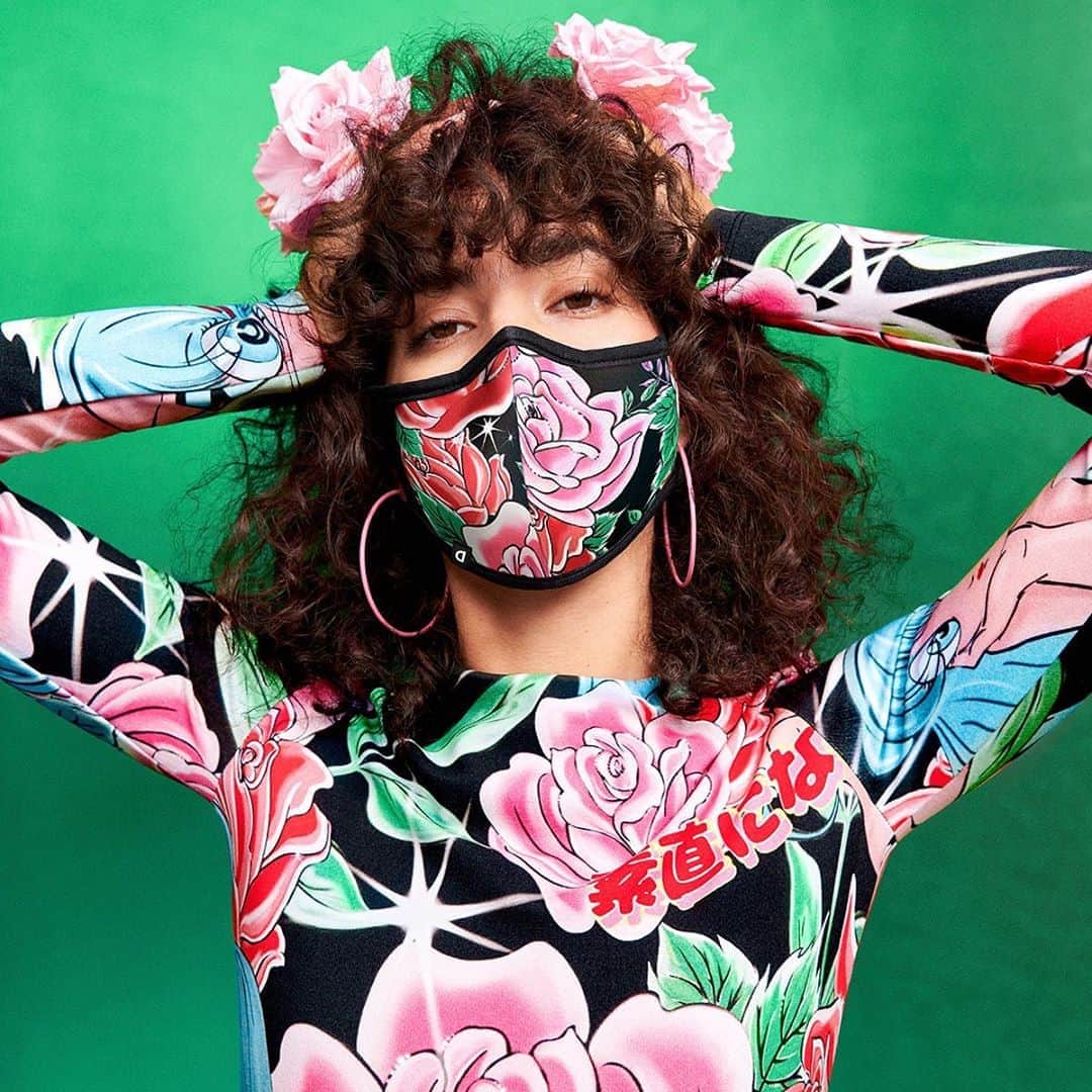 デシグアルのインスタグラム：「Masks are a must! Let them bloom with your look ✨ #DesigualxMariaEscote」