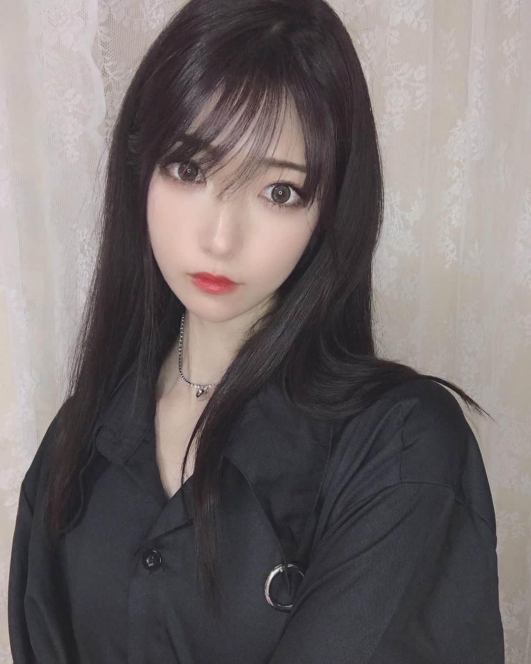 れみぱんのインスタグラム：「🖤🖤🖤」