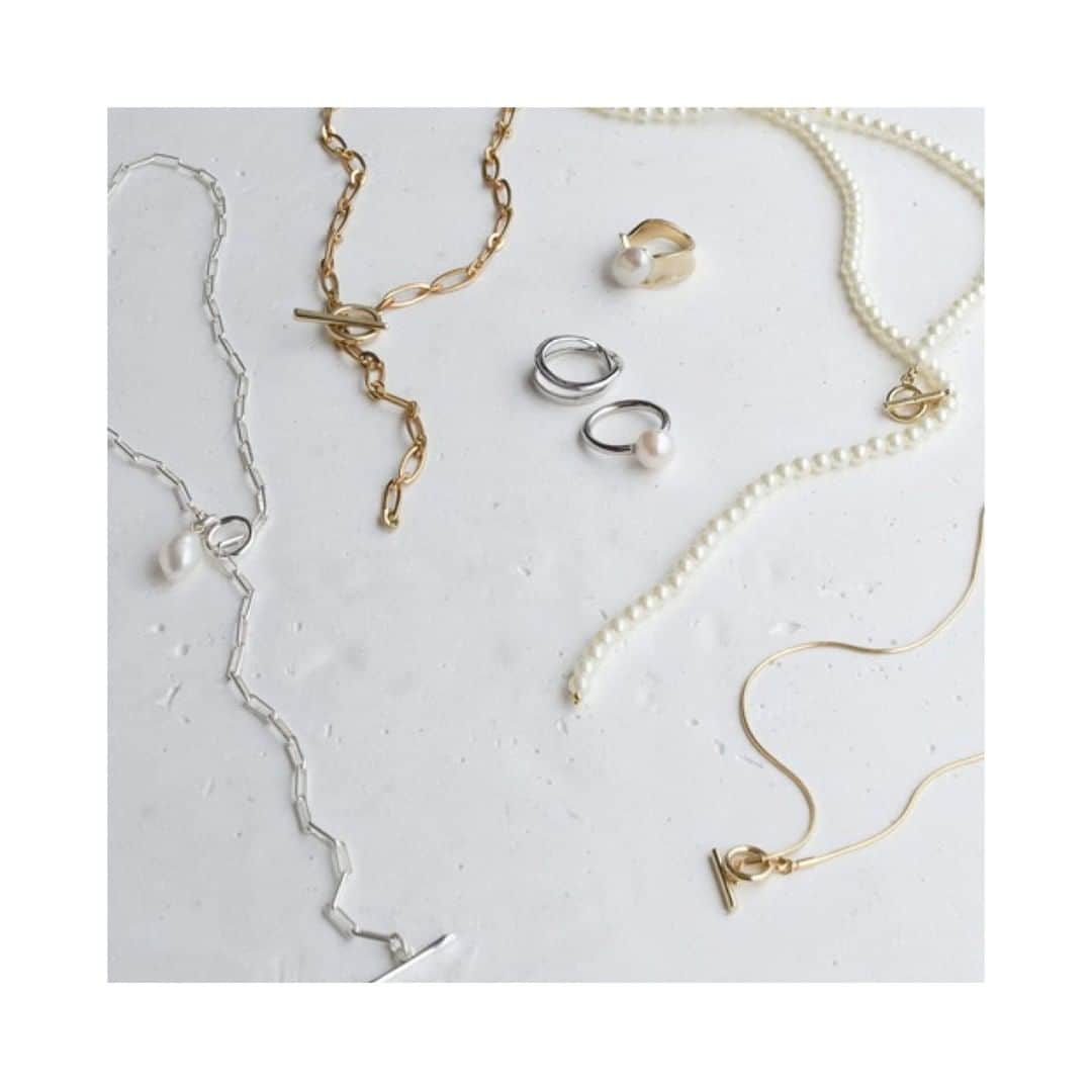 コレカウのインスタグラム：「ㅤㅤㅤㅤㅤㅤㅤㅤㅤㅤㅤㅤㅤㅤㅤㅤㅤㅤㅤㅤㅤㅤㅤㅤㅤㅤ GOLDY 2020AW collection ㅤㅤㅤㅤㅤㅤㅤㅤㅤㅤㅤㅤㅤ ㅤㅤㅤㅤㅤㅤㅤㅤㅤㅤㅤㅤㅤ ”Y”シェイプ ドロップ パール マンテル ネックレス ¥2,420(in tax) ”Y”シェイプ パール マンテル ネックレス(UNISEX) ¥2,310(in tax) ㅤㅤㅤㅤㅤㅤㅤㅤㅤㅤㅤㅤㅤ ㅤㅤㅤㅤㅤㅤㅤㅤㅤㅤㅤㅤㅤ ㅤㅤㅤㅤㅤㅤㅤㅤㅤㅤㅤㅤㅤ ㅤㅤㅤㅤㅤㅤㅤㅤㅤㅤㅤㅤㅤ ㅤㅤㅤㅤㅤㅤㅤㅤㅤㅤㅤㅤㅤ #大人アクセ #アクセ大好き #パールネックレス #パール男子 #メンズパール #2020AW #Autumnfashion #GOLDY_acce #指輪 #악세사리 #반지 #環 ＃アクセサリー #accessories #액세서리 #配飾 #大人女子 #大人カジュアル #通勤コーデ #キレイ目コーデ #カジュアルコーデ #カジュアルファッション #シンプルコーデ #ladysfashion  #fashion #chao_app #zozotown #perky_room」