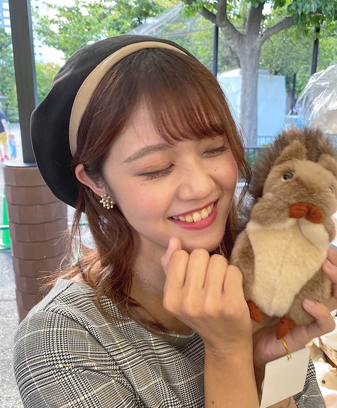 のインスタグラム：「もあもあきゅん🥺❗️💖💖 くれよ👶🏻  リスの人形かわねだった〜 #りなっしーに投票してくれなきゃ嫌っしー #ベレー帽コーデ #ベレー帽 #被写体モデル #被写体になります #ポートレートモデル募集 #ポトレ好きな人と繋がりたい #量産型コーデ #量産型 #量産型女子 #ミスコン #ミス國學院」