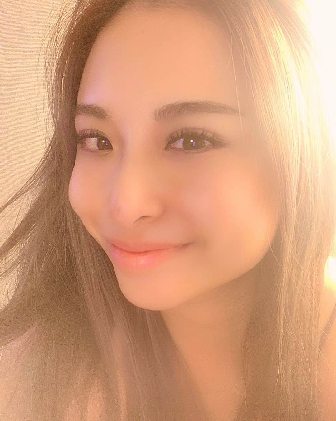 Licanaのインスタグラム：「☺️☺️☺️☺️☺️  #Licana #TOKYO #OSAKA #JAPAN #JAPINA #Singer #1988 #KeepSmiling #KeepSinging #yolo #luvmylife」