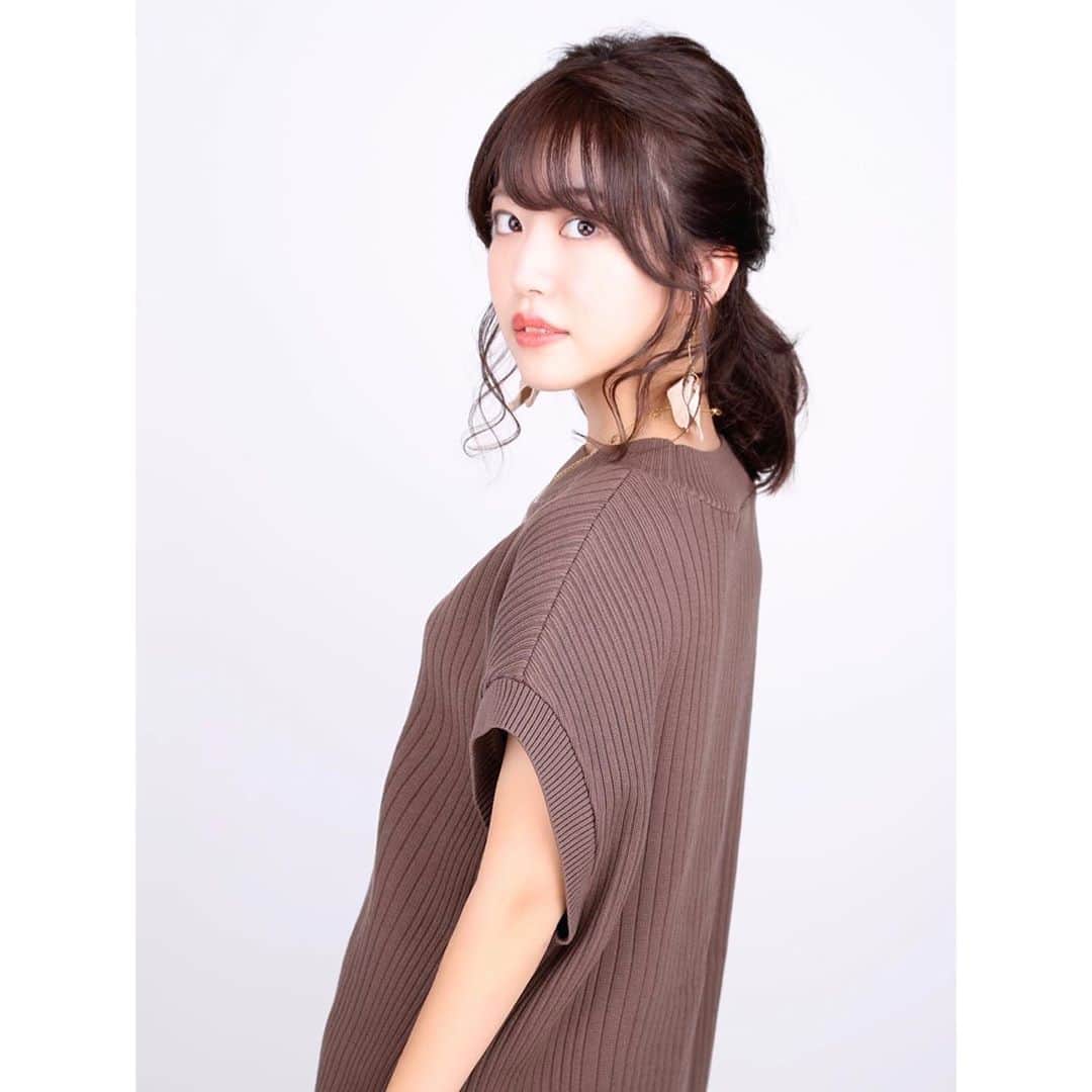中谷彩伽のインスタグラム：「. 少し気温が下がってきて秋の気配🍁 この秋、たくさんお知らせがあって楽しみだなー😊 . #nanouniverse」