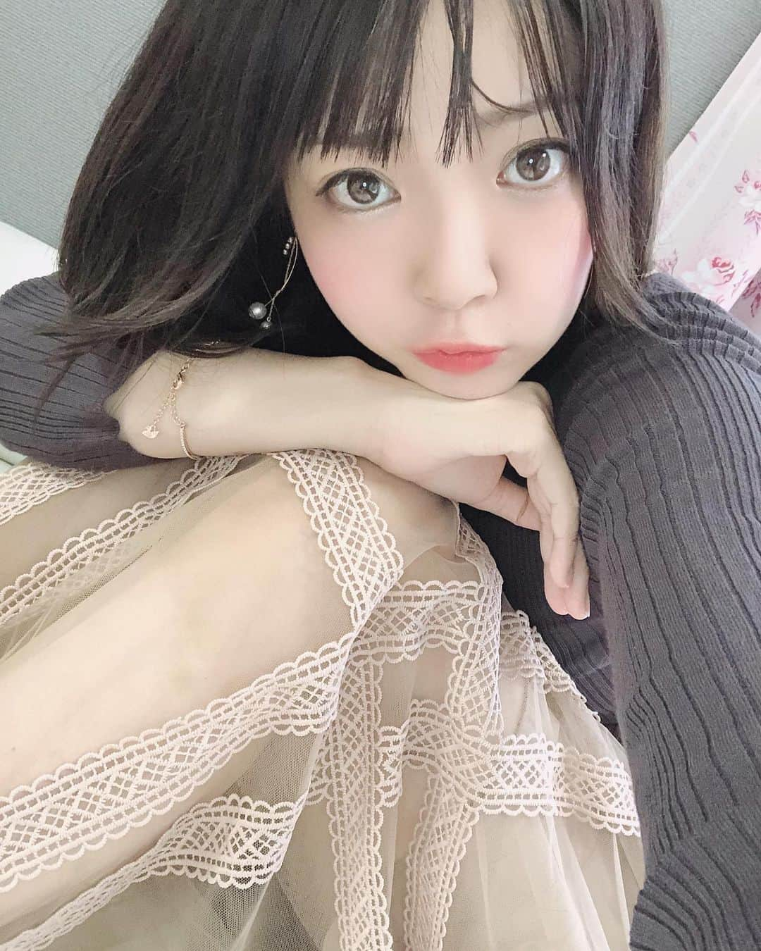 音羽莉夢のインスタグラム：「ブラウン可愛い૮₍´｡• ᵕ •｡`₎ა  #童顔ロリ巨乳 #撮影会モデル #音羽莉夢 #アミックエンターテインメント  #グラドル自画撮り部 #グラドル」