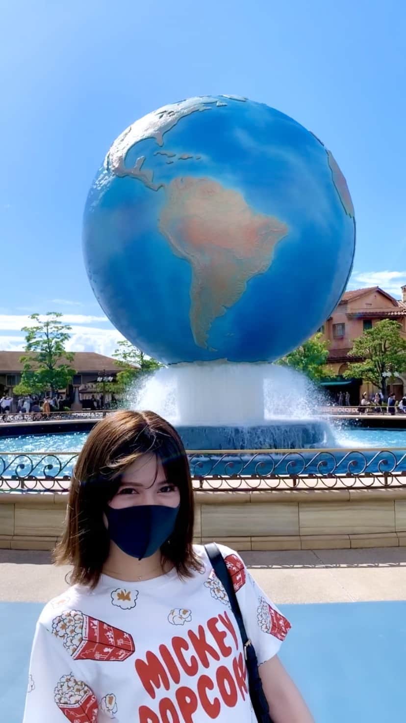 上坂由莉のインスタグラム：「﻿ ﻿ こんばんは🌙﻿ 初のリール投稿してみた〜🥰🎡﻿ ﻿ ﻿ 本当は劇団四季のアラジンを観に行く予定やったのが﻿ 中止になったのでディズニーシーへ🐠🚢﻿ ﻿ ﻿ 初のソアリンに感動して２回乗ってしまった🚁💫﻿ あれは並ぶのわかる気がする🥺楽しかった〜❤️﻿ ﻿ ﻿ #Disney #DinsneySea #tokyodisneyresort #TDR #TDS﻿」