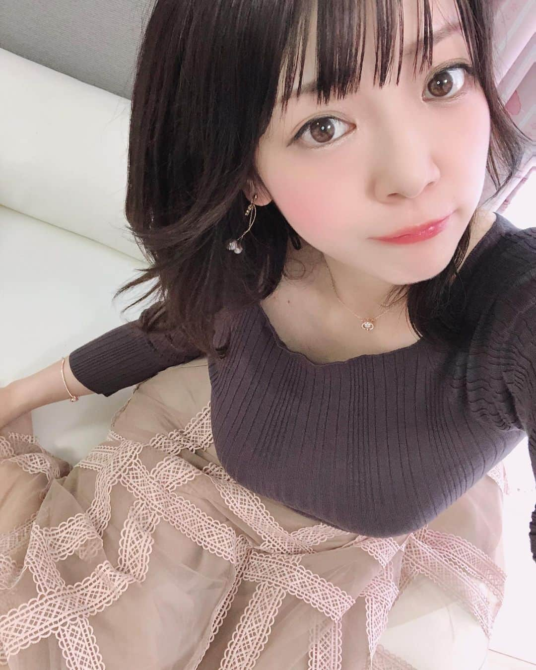 音羽莉夢のインスタグラム：「うー𓈒 𓂂𓏸  #童顔ロリ巨乳 #撮影会モデル #音羽莉夢 #アミックエンターテインメント  #グラドル自画撮り部 #グラドル」