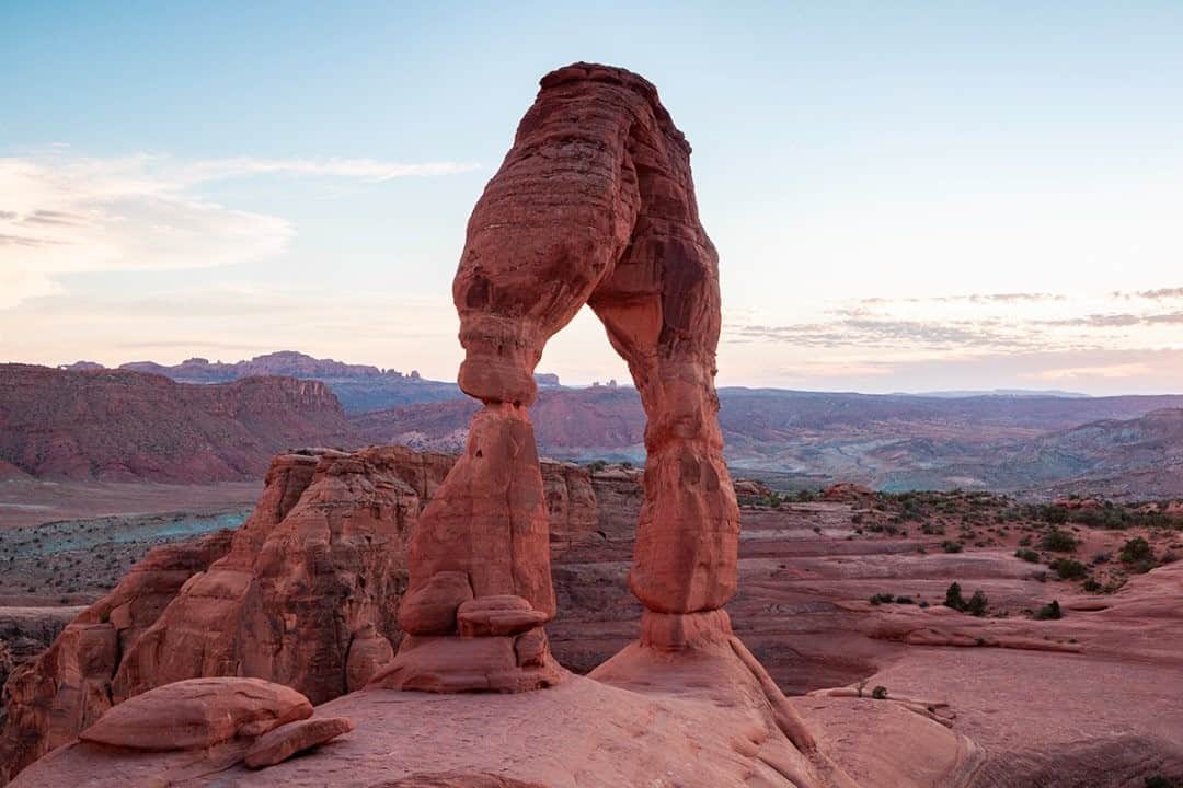 National Geographic Travelさんのインスタグラム写真 - (National Geographic TravelInstagram)「Photo by Matt Borowick @mborowick  It’s a bit deceiving to look at the Delicate Arch in Arches National Park from this angle. Standing around 16 meters (52 feet), the Delicate Arch is one of the most famous spots in the park. It's a must-see for any tourist traveling around the area. Follow @mborowick for more pictures like this. #delicatearch #archesnationalpark #adventure #utah #mountains」9月12日 21時08分 - natgeotravel