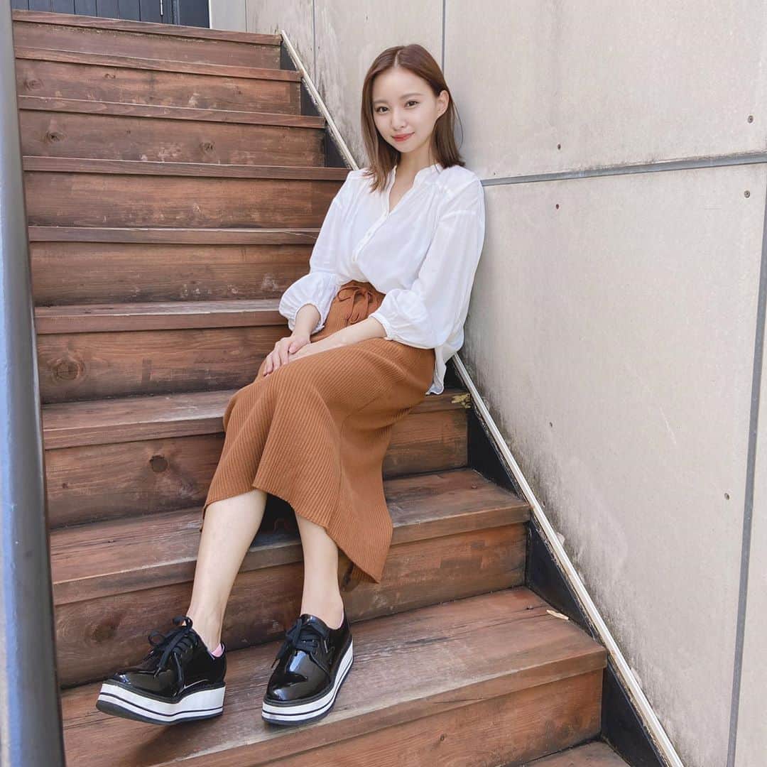 のインスタグラム：「photo by マネージャーさん🕴 . #秋服コーデ #秋服 #オフショット  #ちょっと靴下見えとんダサいよな #🤫  #photography #shotoniphone #iphonography」