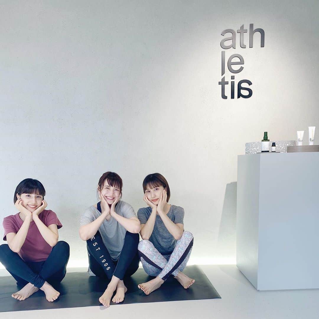 谷奥えまのインスタグラム：「朝ヨガ気持ち良かったぁ🧘‍♂️  普段動かさない筋肉もしっかり伸びてスッキリ✨」