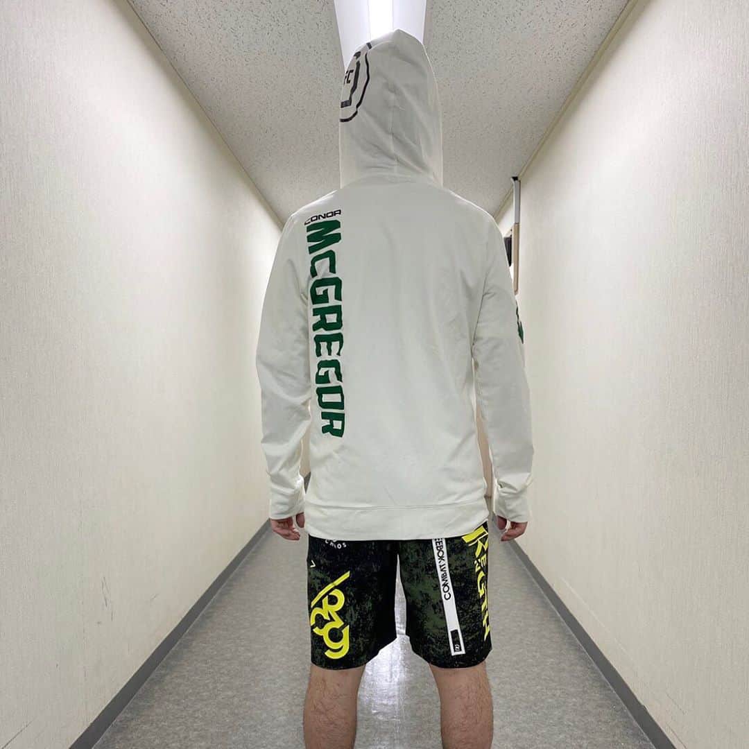 セレクションスタッフさんのインスタグラム写真 - (セレクションスタッフInstagram)「.﻿ 国内では取扱してるところも本当に少ないUFCグッズもセレクションでは取扱しております！﻿ ﻿ UFCファンに特にお届けしたい新作アパレルを紹介💕﻿ 一先ず今日はこれからがんがん使えそうなフーディー！﻿ そして遂に入荷したショーツ🩳﻿ ﻿ 着ている人もまだまだ少ないUFCアパレル、デビューしてみてはいかがでしょうか😏﻿ ﻿ ﻿ model:TT 173cm ショーツ/32inch トップス/M size﻿ ﻿ ﻿ #ufc #コナーマクレガー #conormcgregor #格闘技 #総合格闘技 #格闘技好きな人と繋がりたい #リーボック #reebok #ufc250 #ufcfightnight #セレクション新宿 #セレクション大阪 #スポーツウェア」9月12日 21時41分 - selection_headoffice