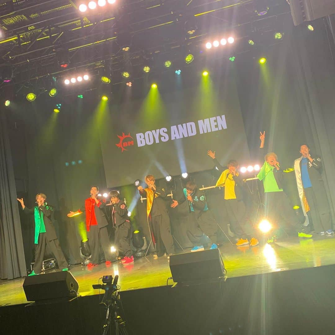 BOYS AND MENさんのインスタグラム写真 - (BOYS AND MENInstagram)「「OhYeah 」プラットフォームツアー@SHOWROOM夜の部  約1ヶ月のリリイベ期間、ご視聴・応援いただきありがとうごさいます😊  #ボイメン #ボイメン結成10周年 #水野勝 #田村侑久 #辻本達規 #小林豊 #本田剛文 #勇翔 #平松賢人 #吉原雅斗 #OhYeah #ありがとうございます」9月12日 21時34分 - boysandmen_official